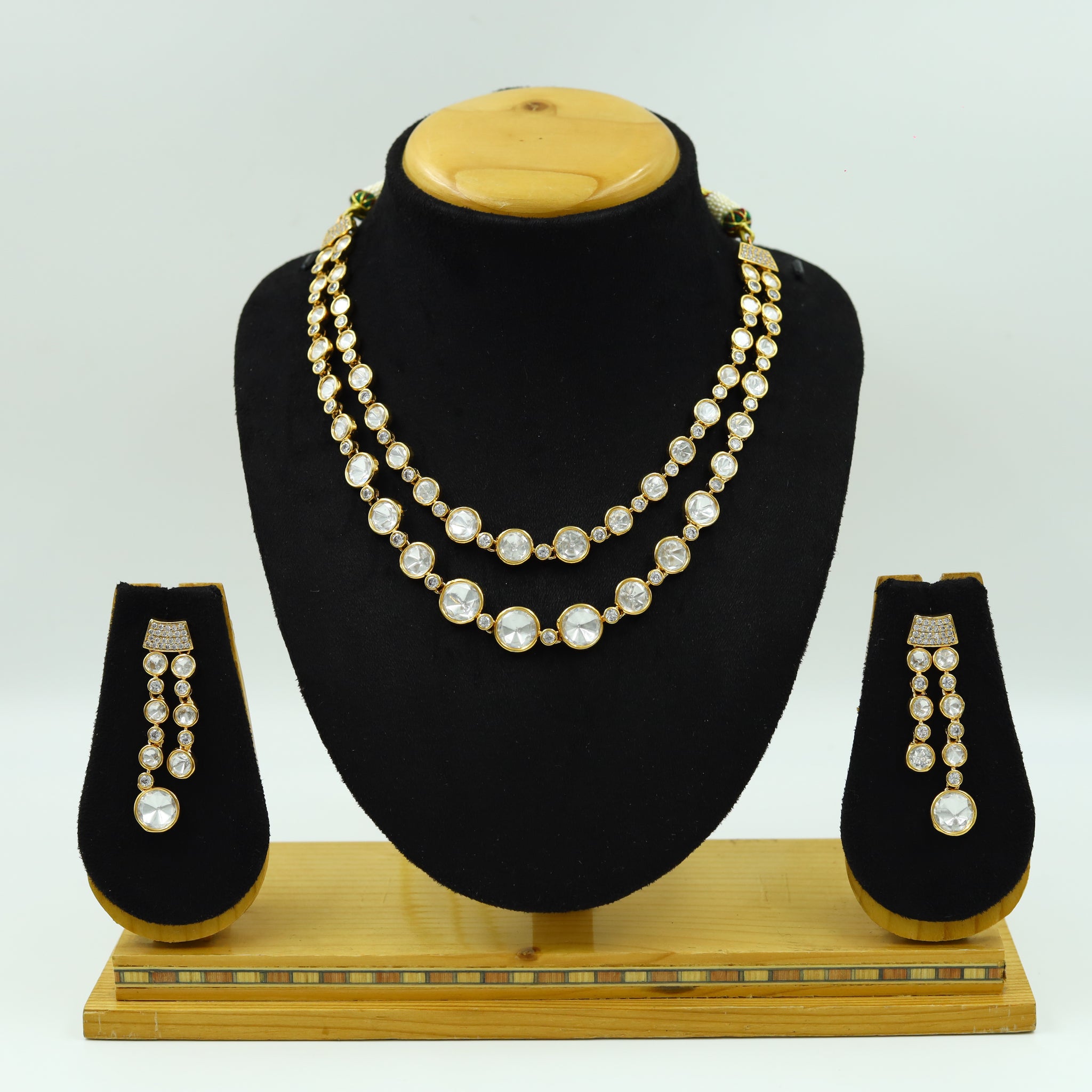 Round Neck Kundan Necklace Set 12785-68