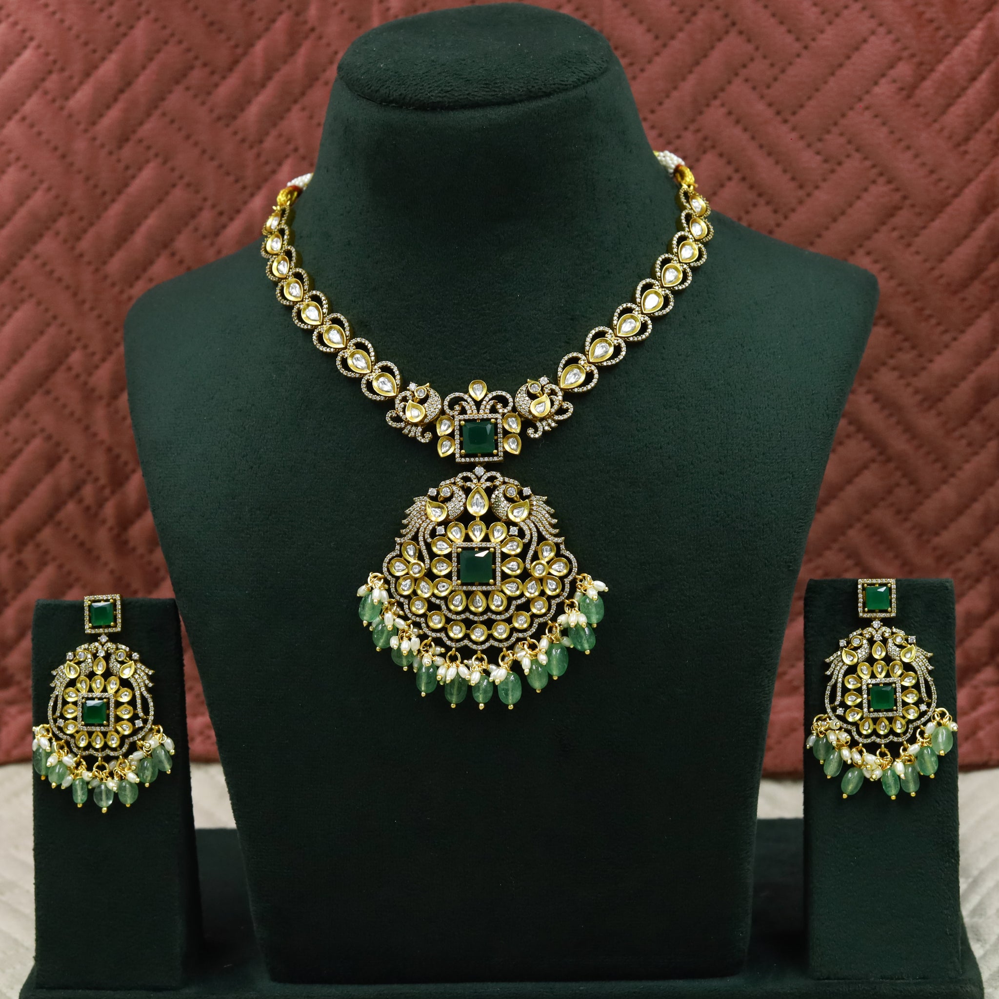 Antique Gold Plated Round Neck Kundan Necklace Set 13340-21