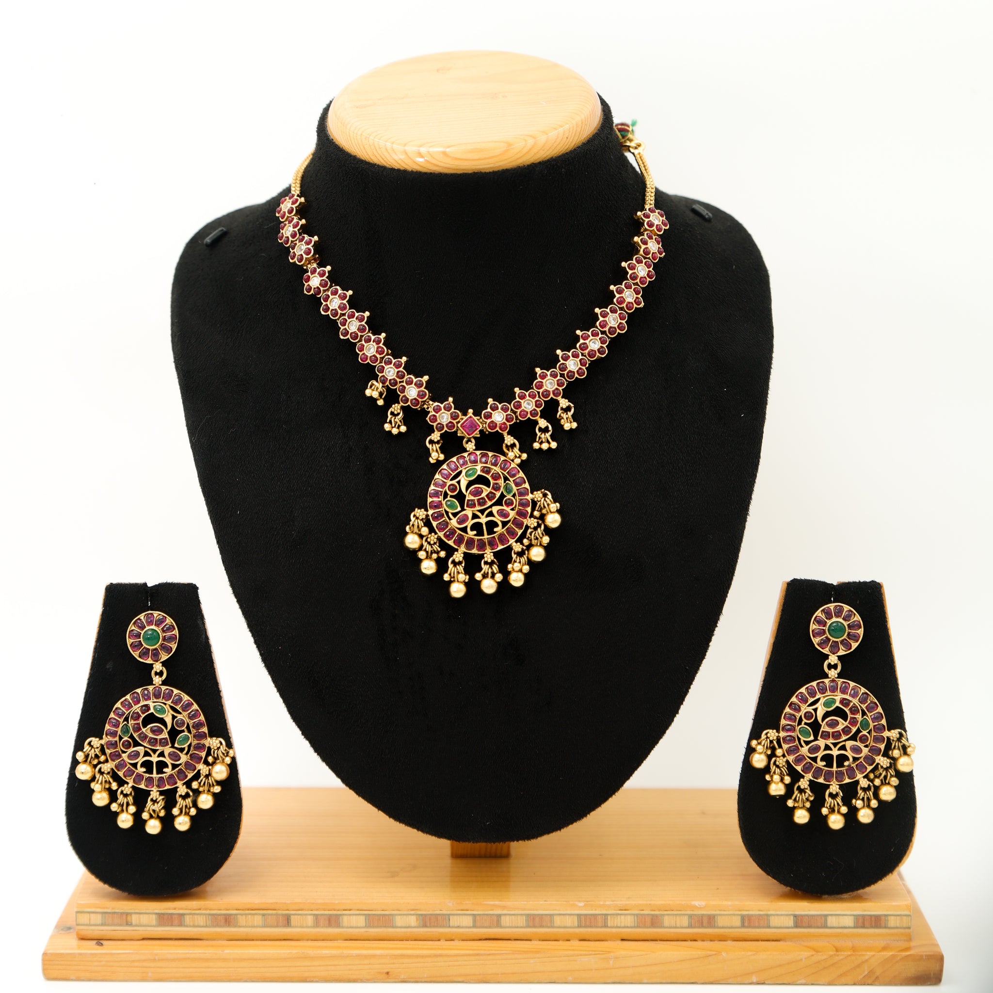 Antique Gold Plated Round Neck Necklace Set 9942-28