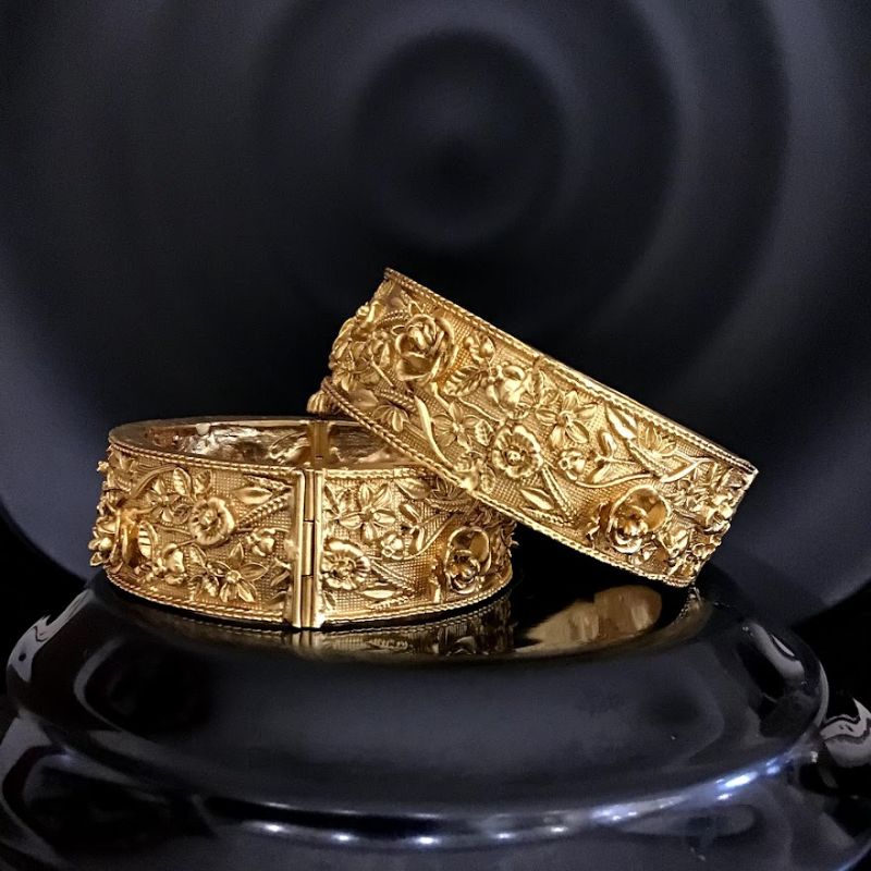Gold Bangles/Kada 1737-5802 - Dazzles Jewellery