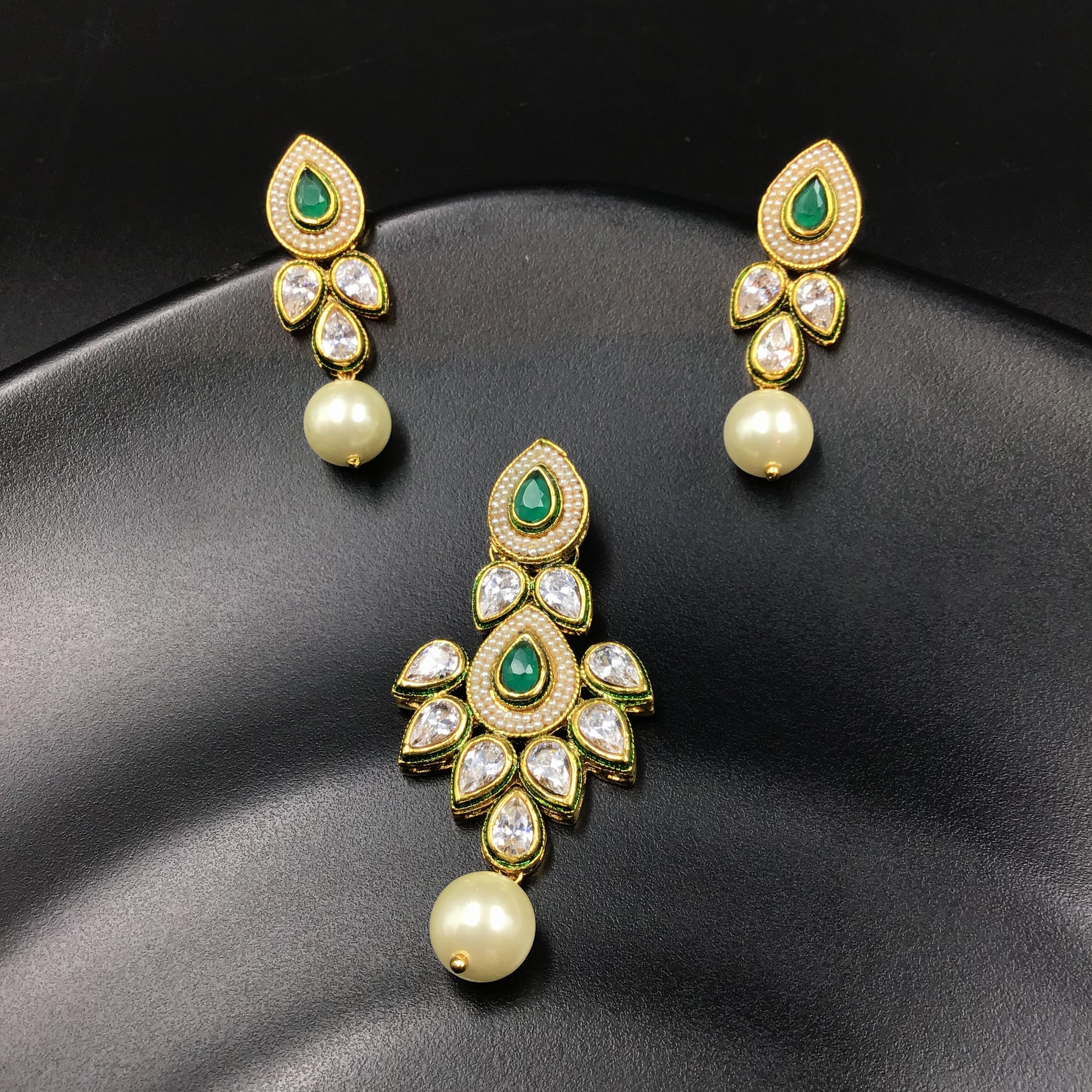 Green Polki Pendant Set 7167 - Dazzles Jewellery