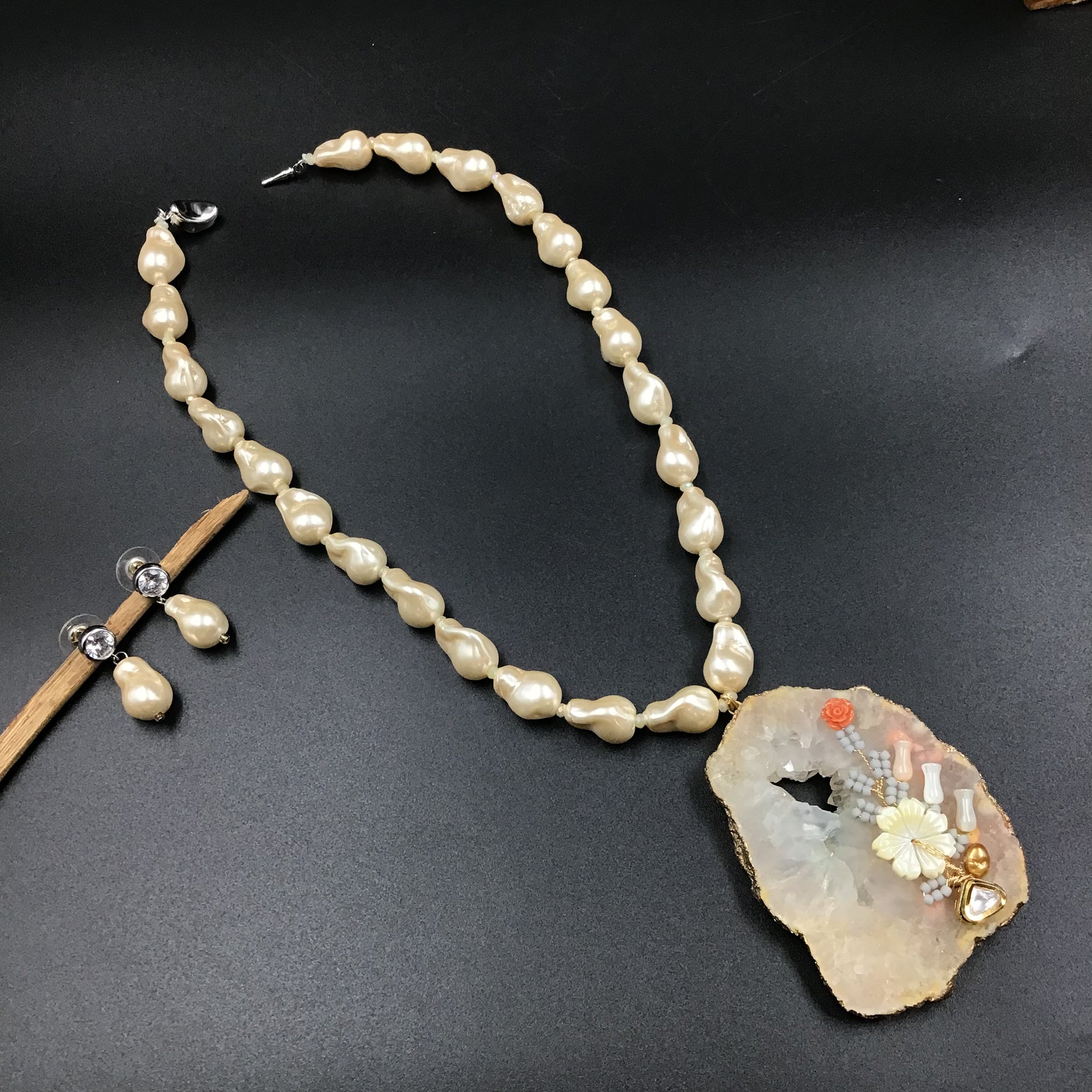 Stylish Pendant Set 3483-68 - Dazzles Jewellery