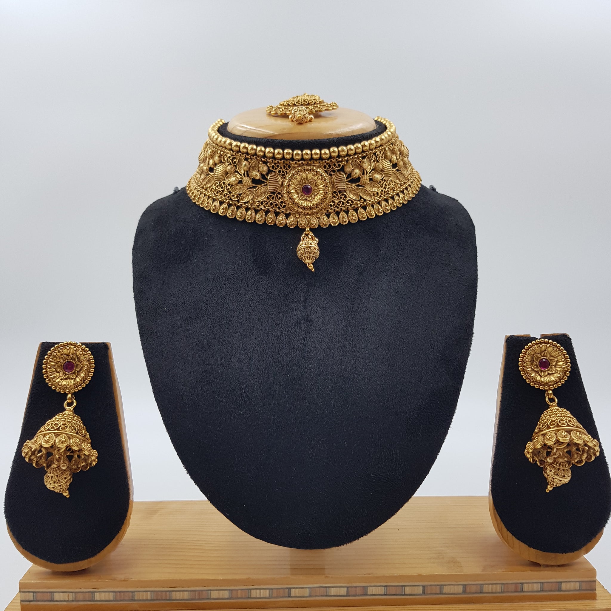 Antique Gold Plated Choker Necklace Set 10008-28