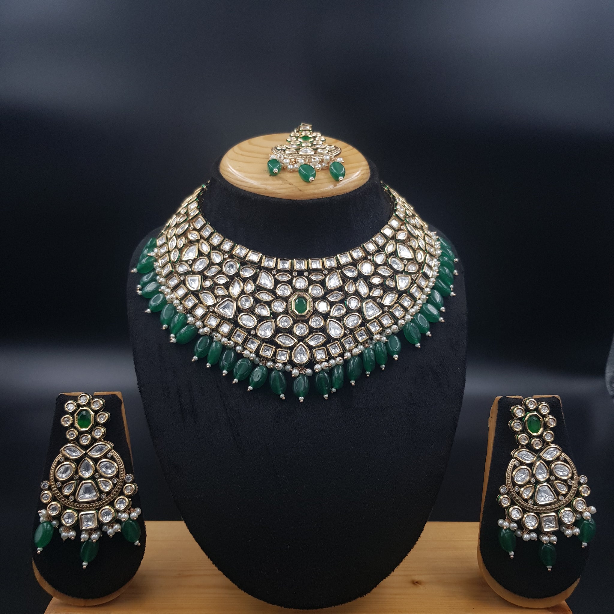 Round Neck Kundan Necklace Set 10131-4