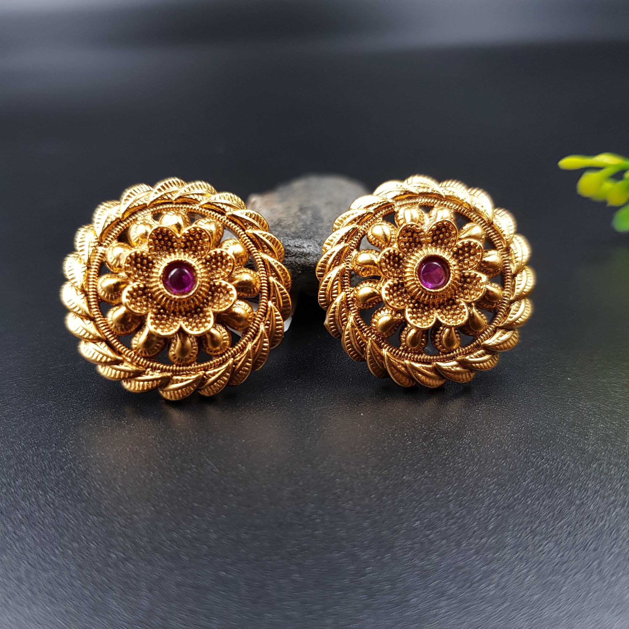 Tops/Studs Antique Earring 10243-28