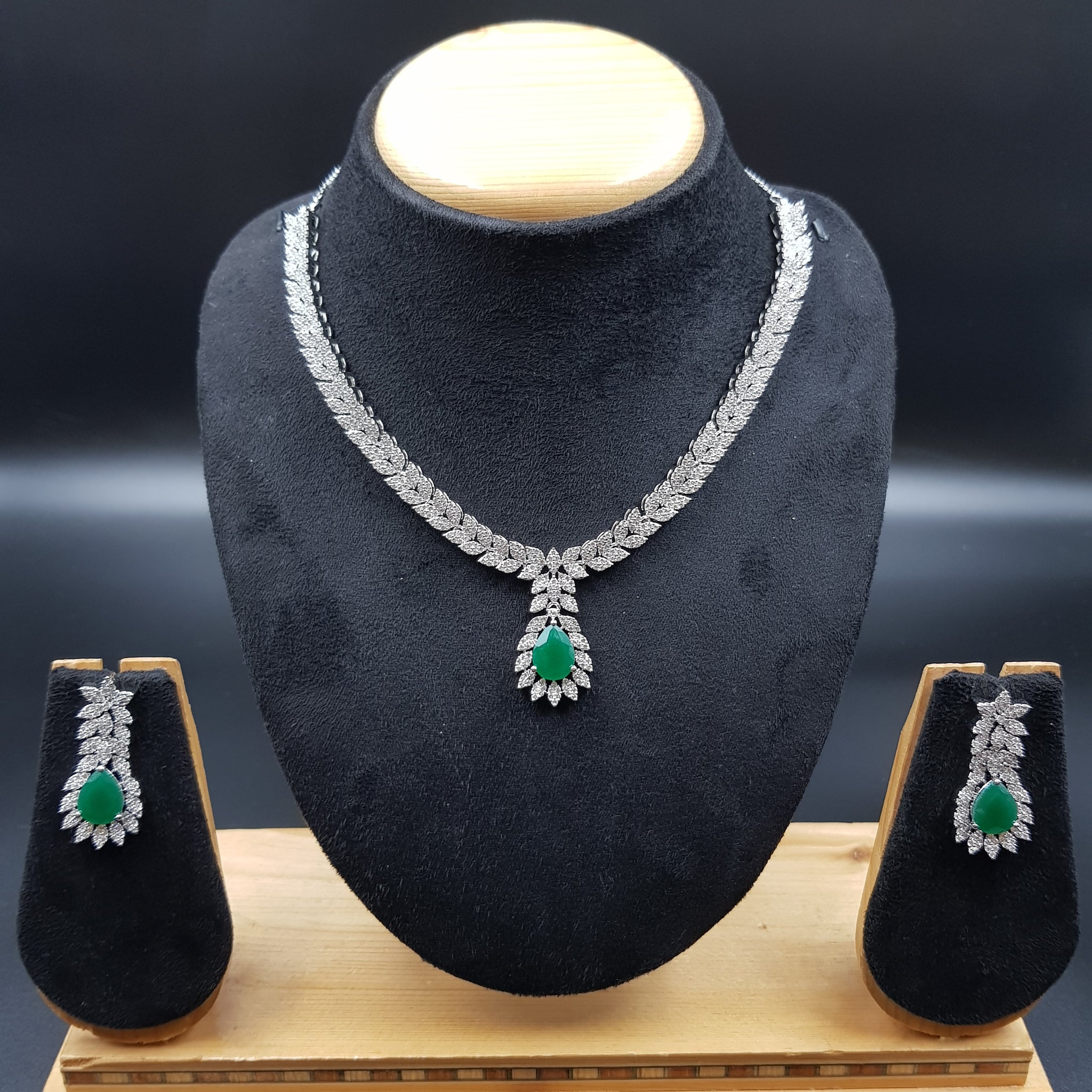 Round Neck Zircon/AD Necklace Set 10806-69