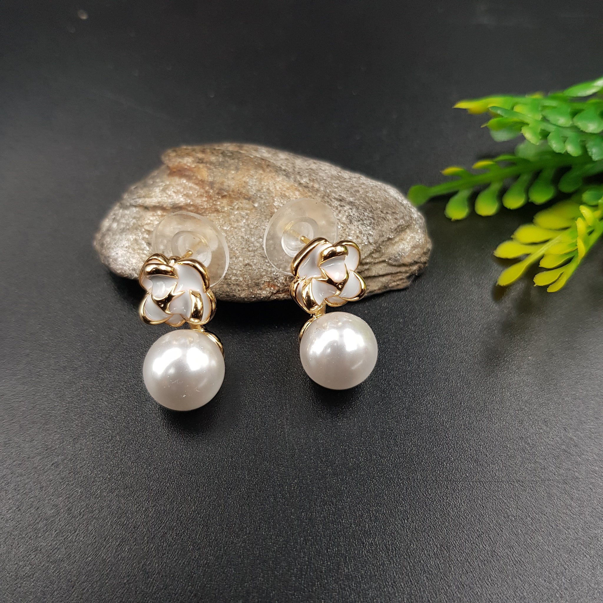 Pearl Tops/Studs Fashion Earring 11164-33