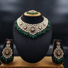 Round Neck Kundan Necklace Set 10993-21