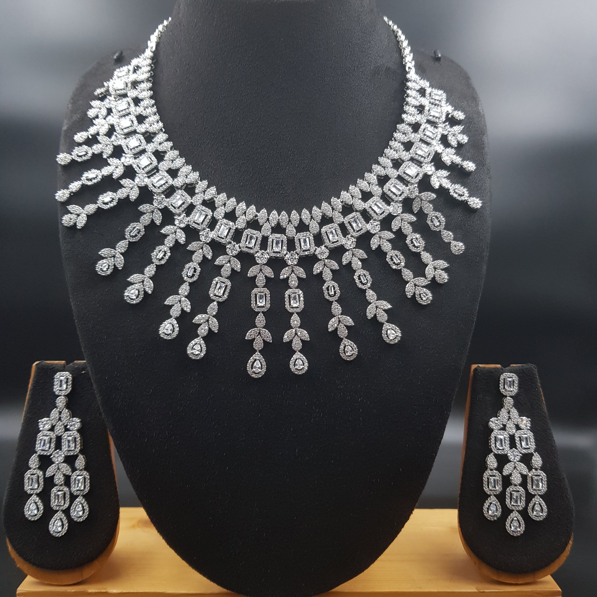 Round Neck Zircon/AD Necklace Set 10767-69