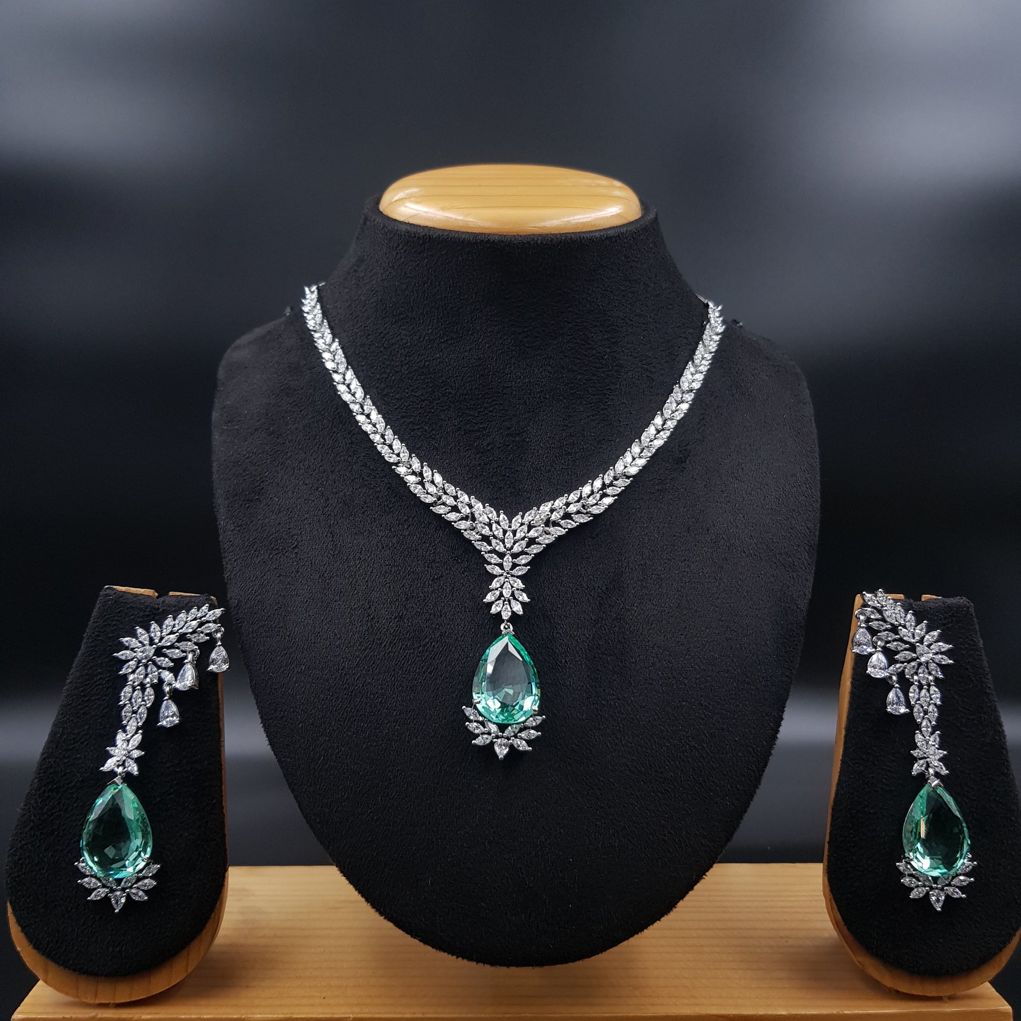 Round Neck Zircon/AD Necklace Set 10804-69