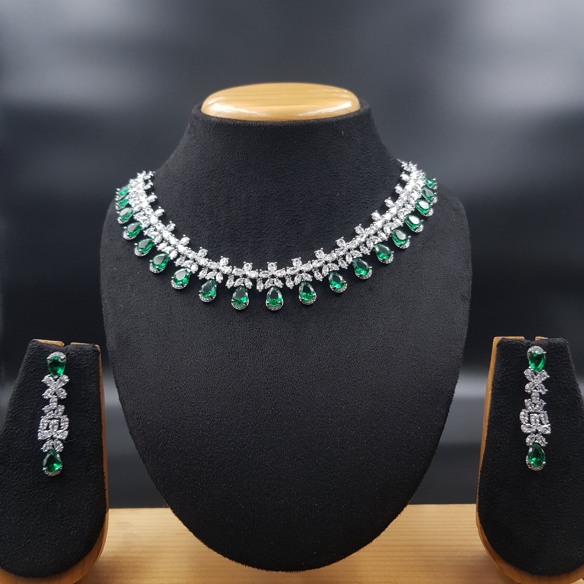 Round Neck Zircon/AD Necklace Set 10805-69