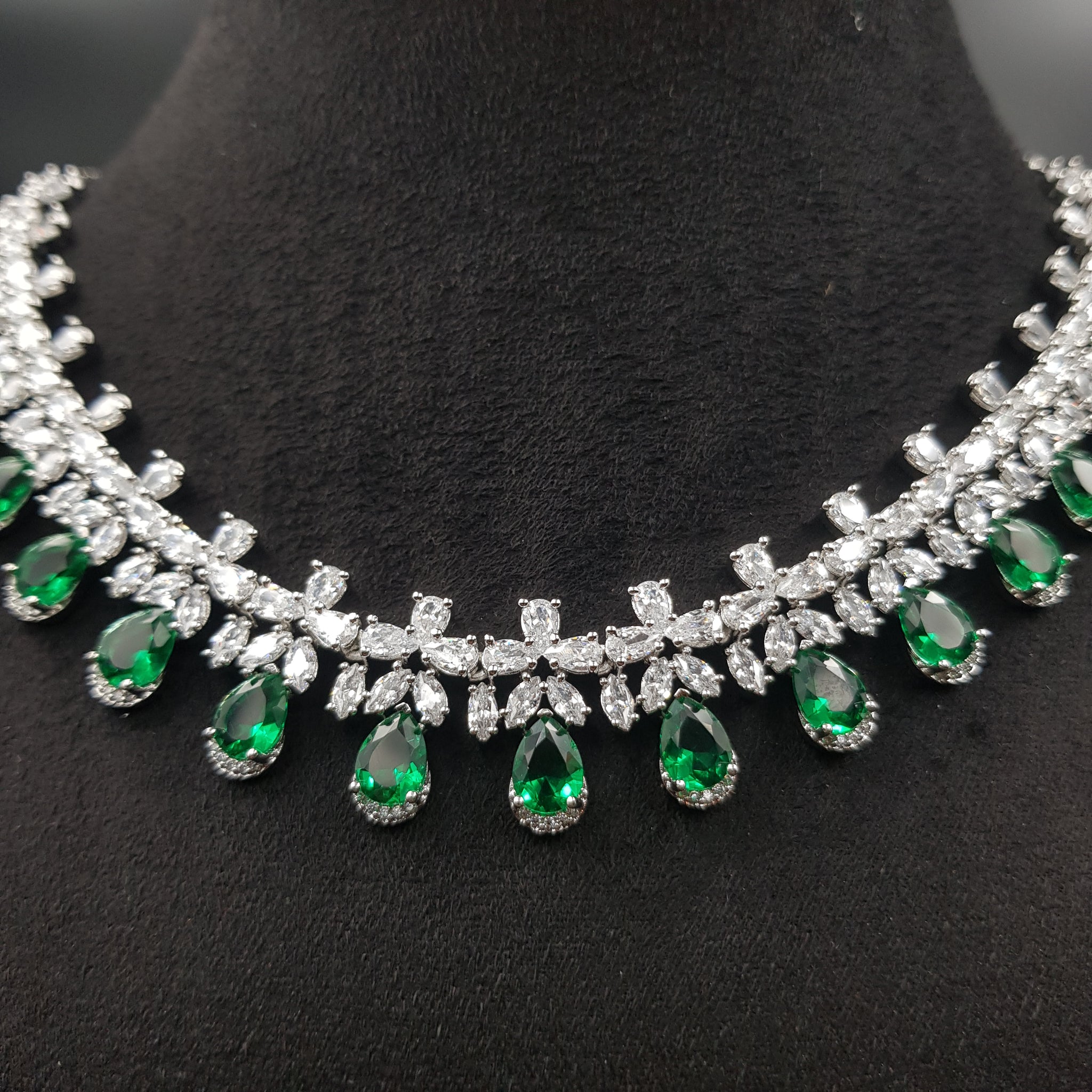 Round Neck Zircon/AD Necklace Set 10805-69