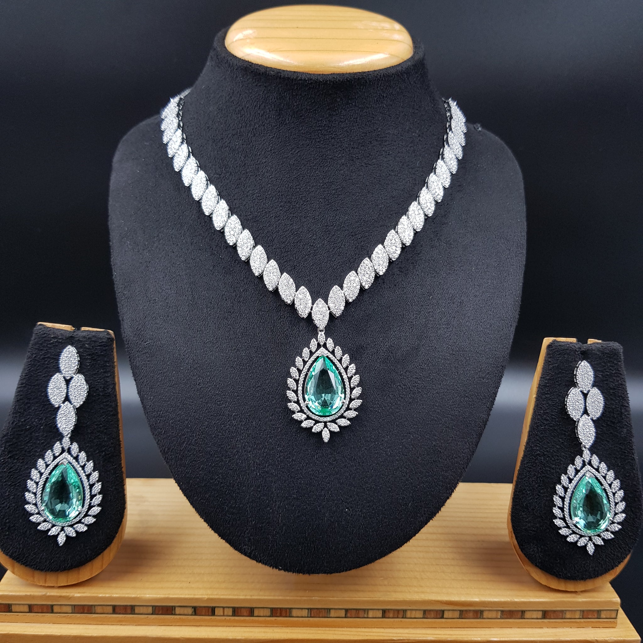 Round Neck Zircon/AD Necklace Set 10799-69