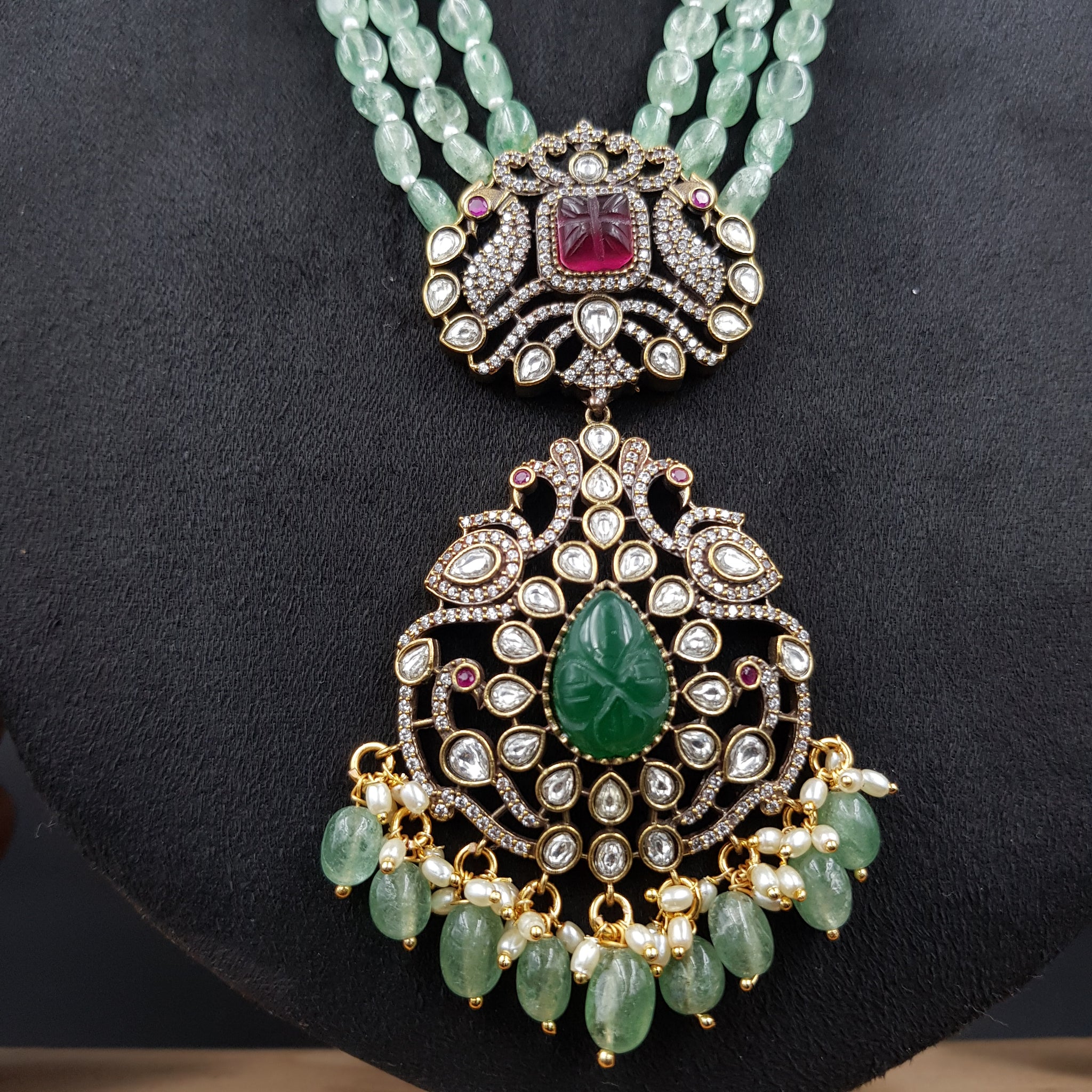 Round Neck Kundan Necklace Set 11067-21