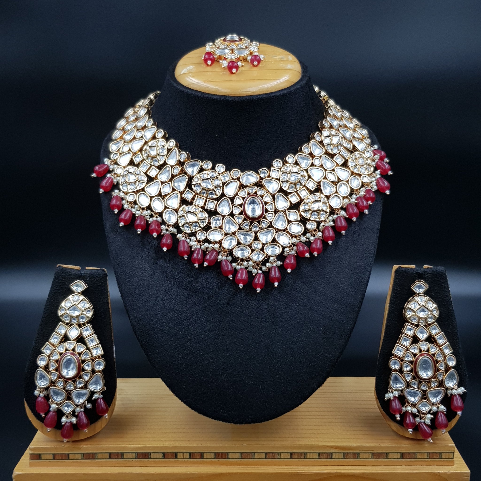 Round Neck Kundan Necklace Set 6364-28
