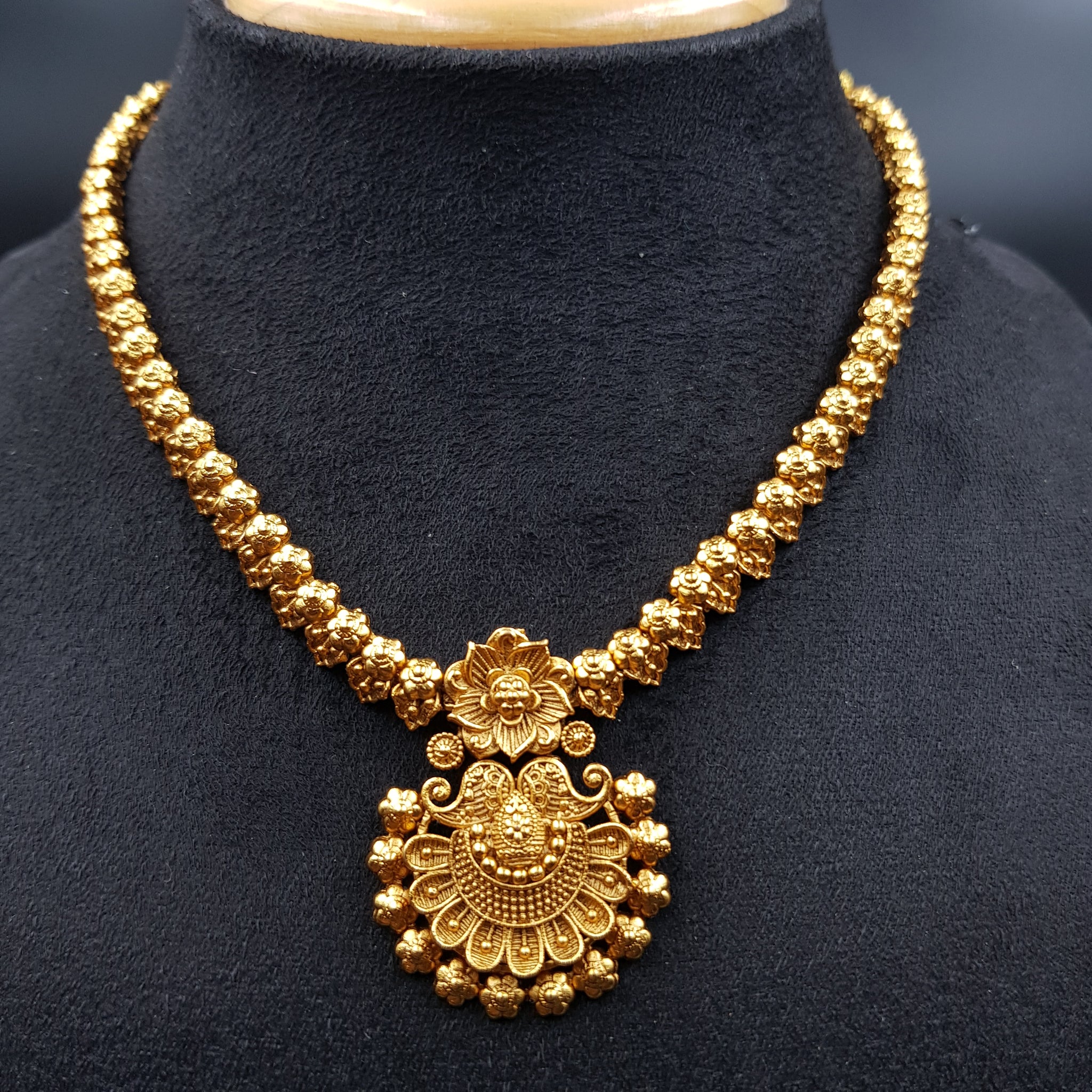 Round Neck Antique Necklace Set 11248-1
