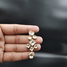 Round Neck Kundan Necklace Set 10606-68