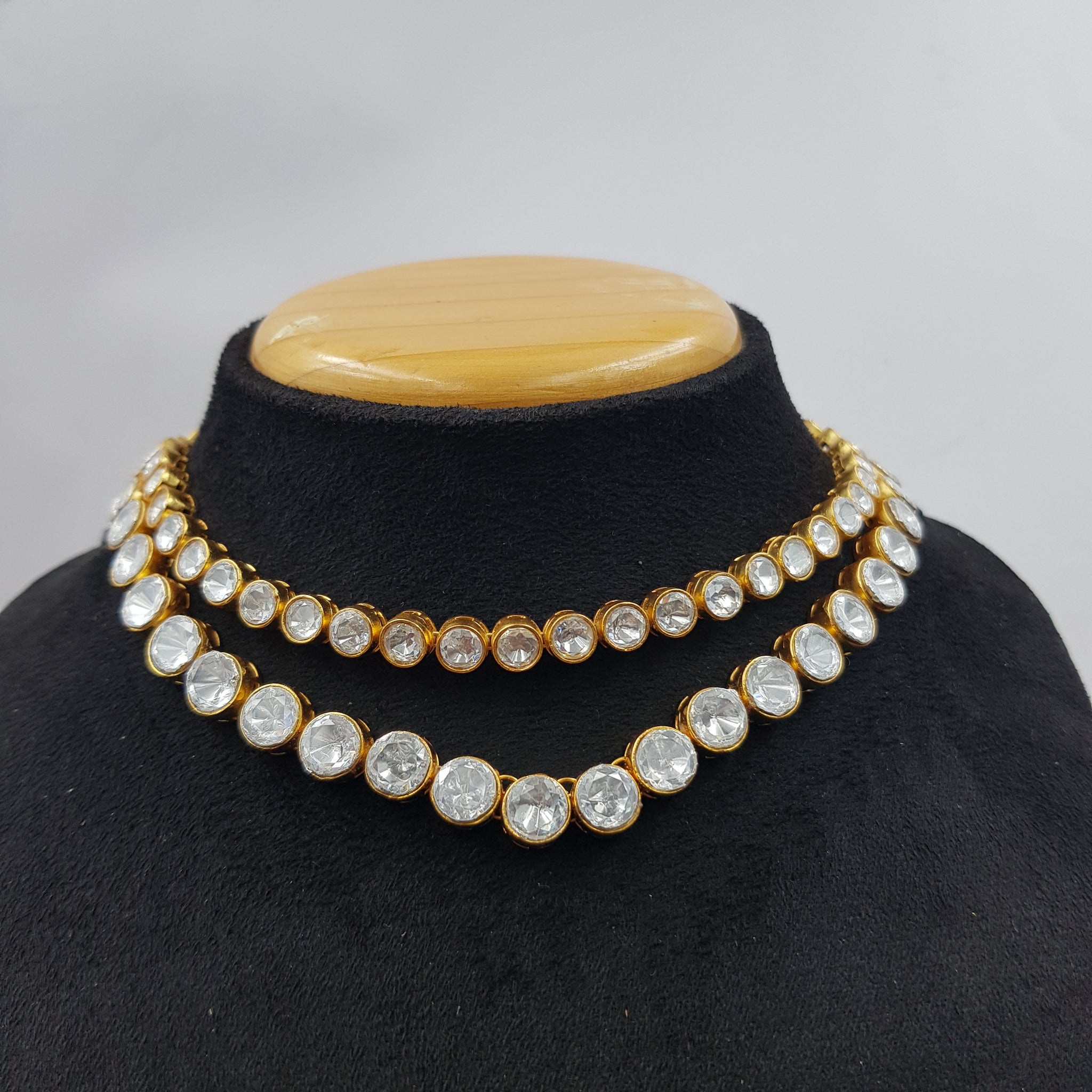 Round Neck Kundan Necklace Set 10614-68