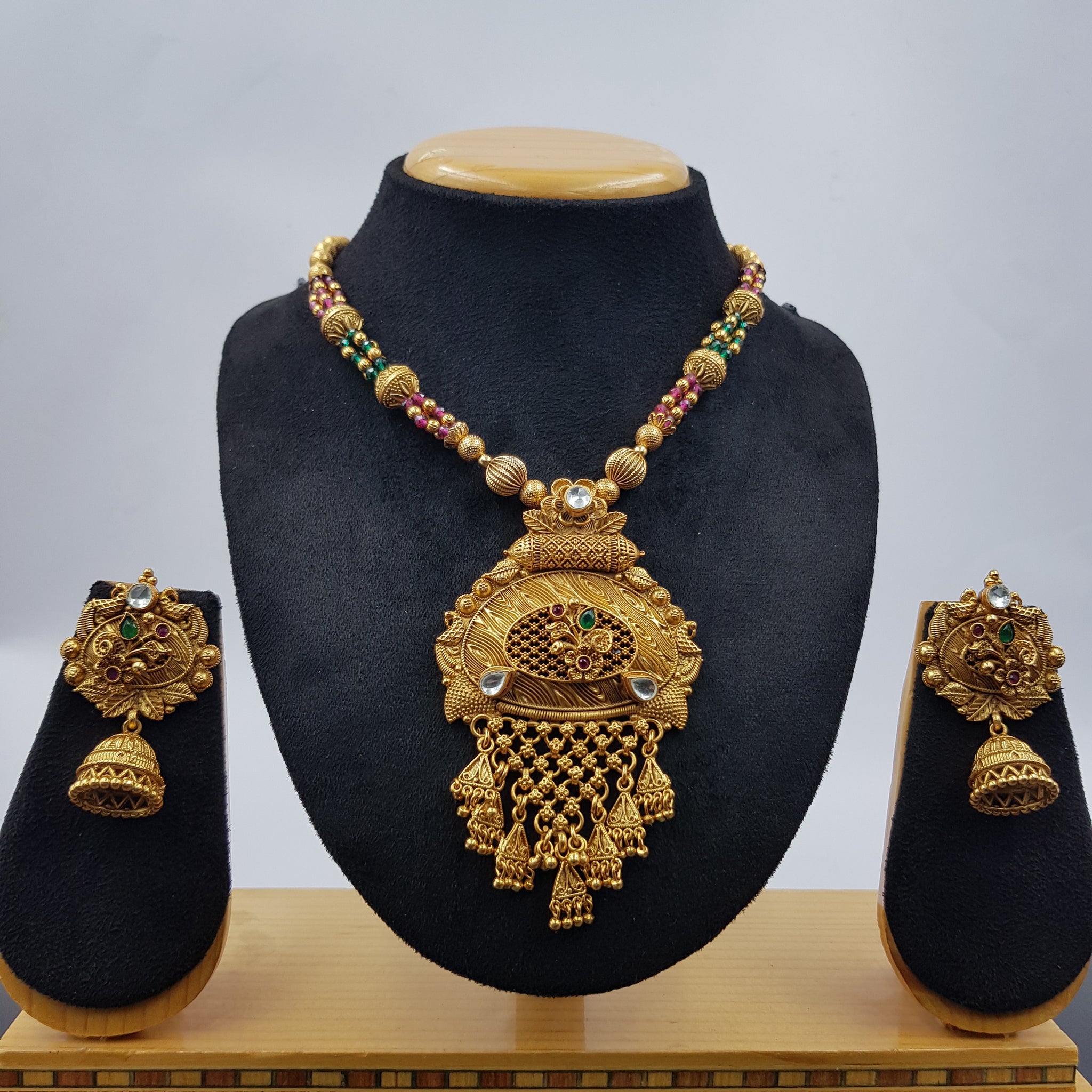 Medium Antique Pendant Set 11258-1