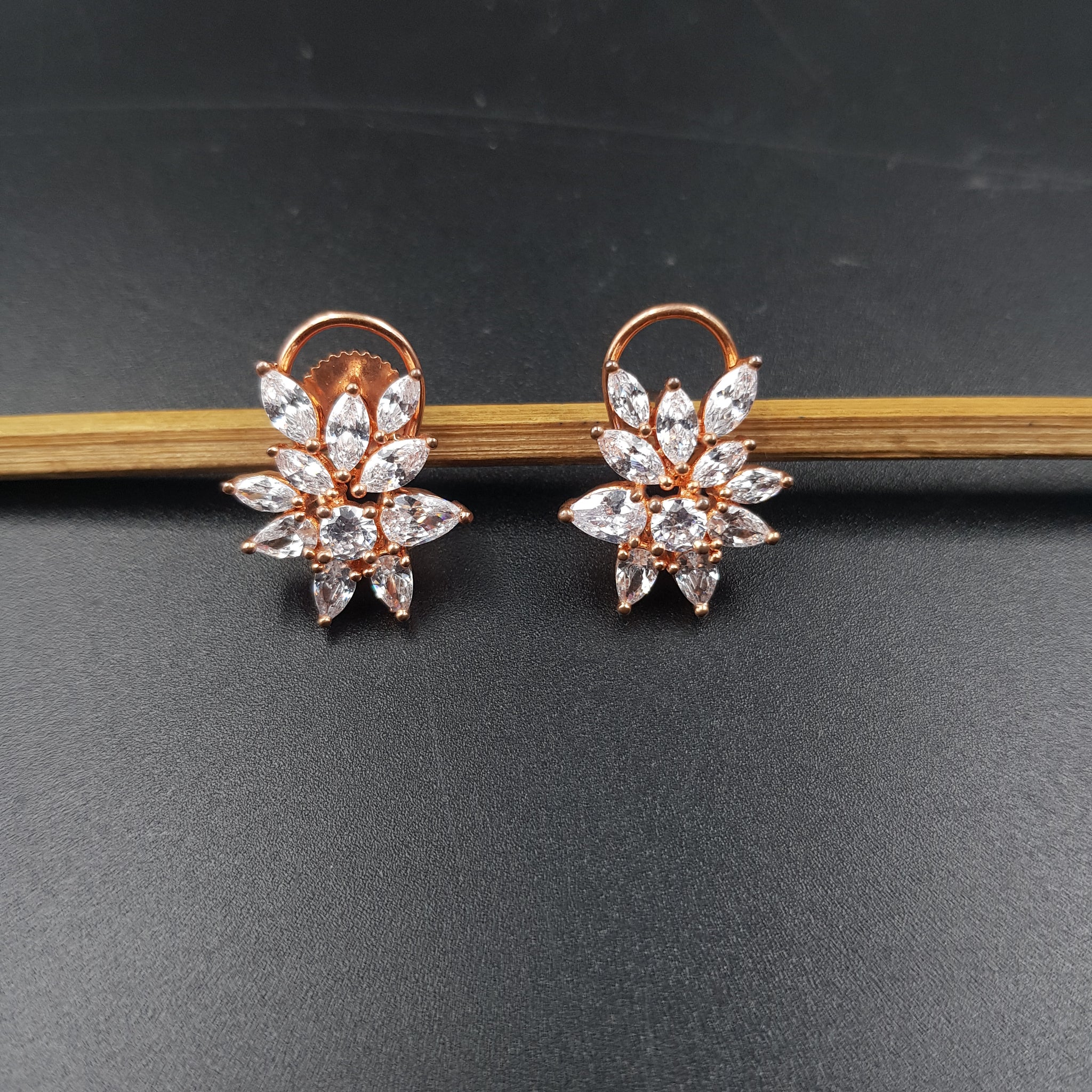 Tops/Studs Zircon/AD Earring 11392