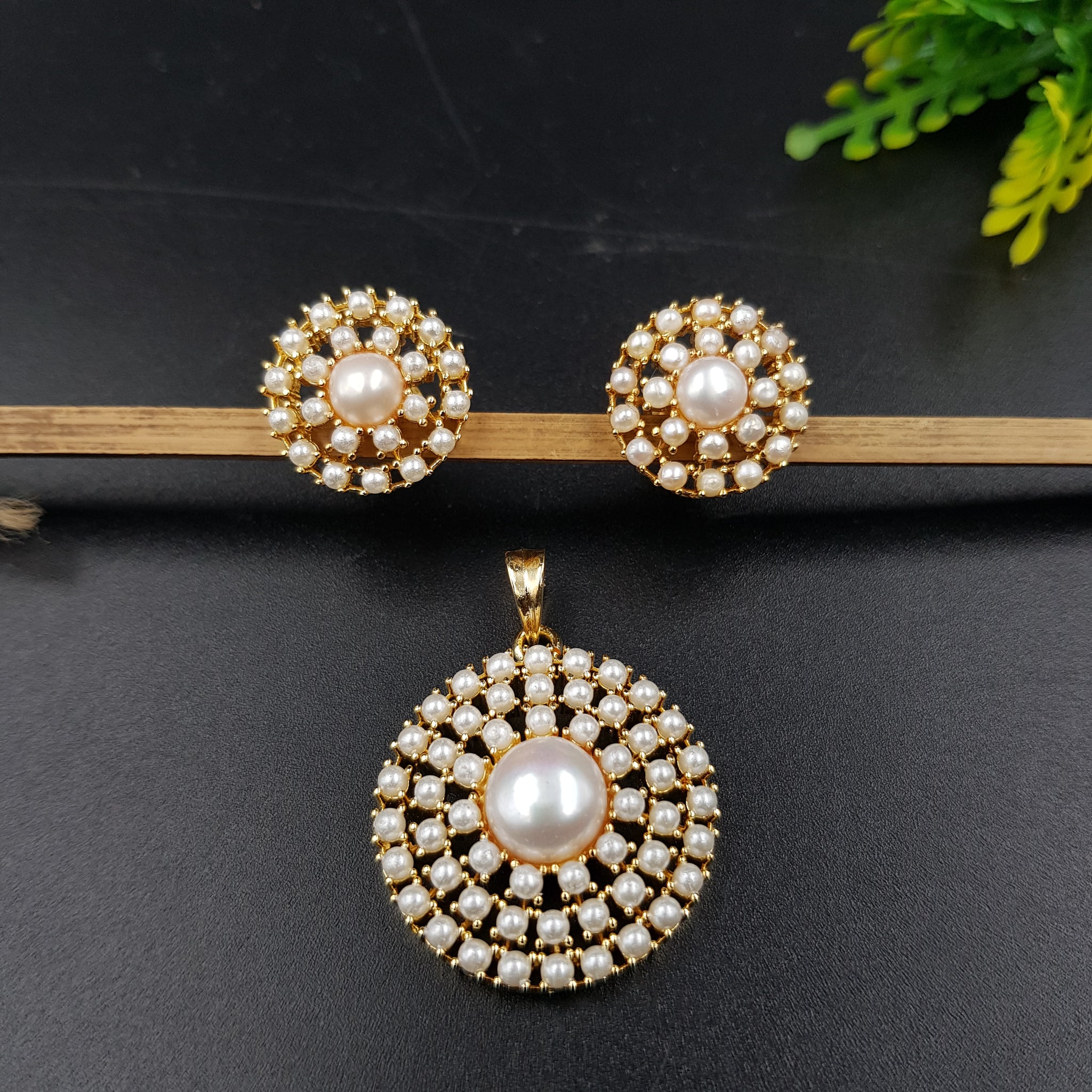 Light Jadau Pendant Set 11364-48
