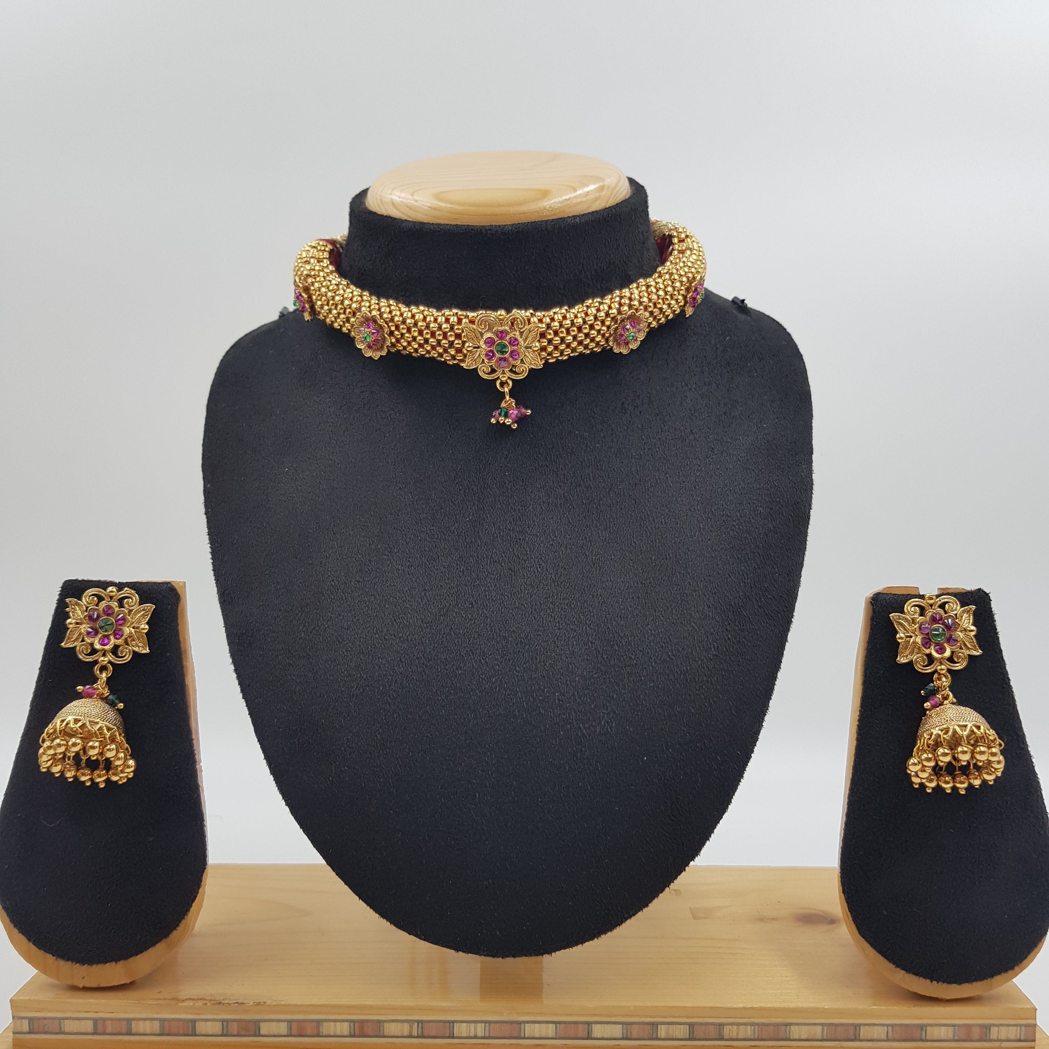 Ruby Green Gold Look Necklace Set