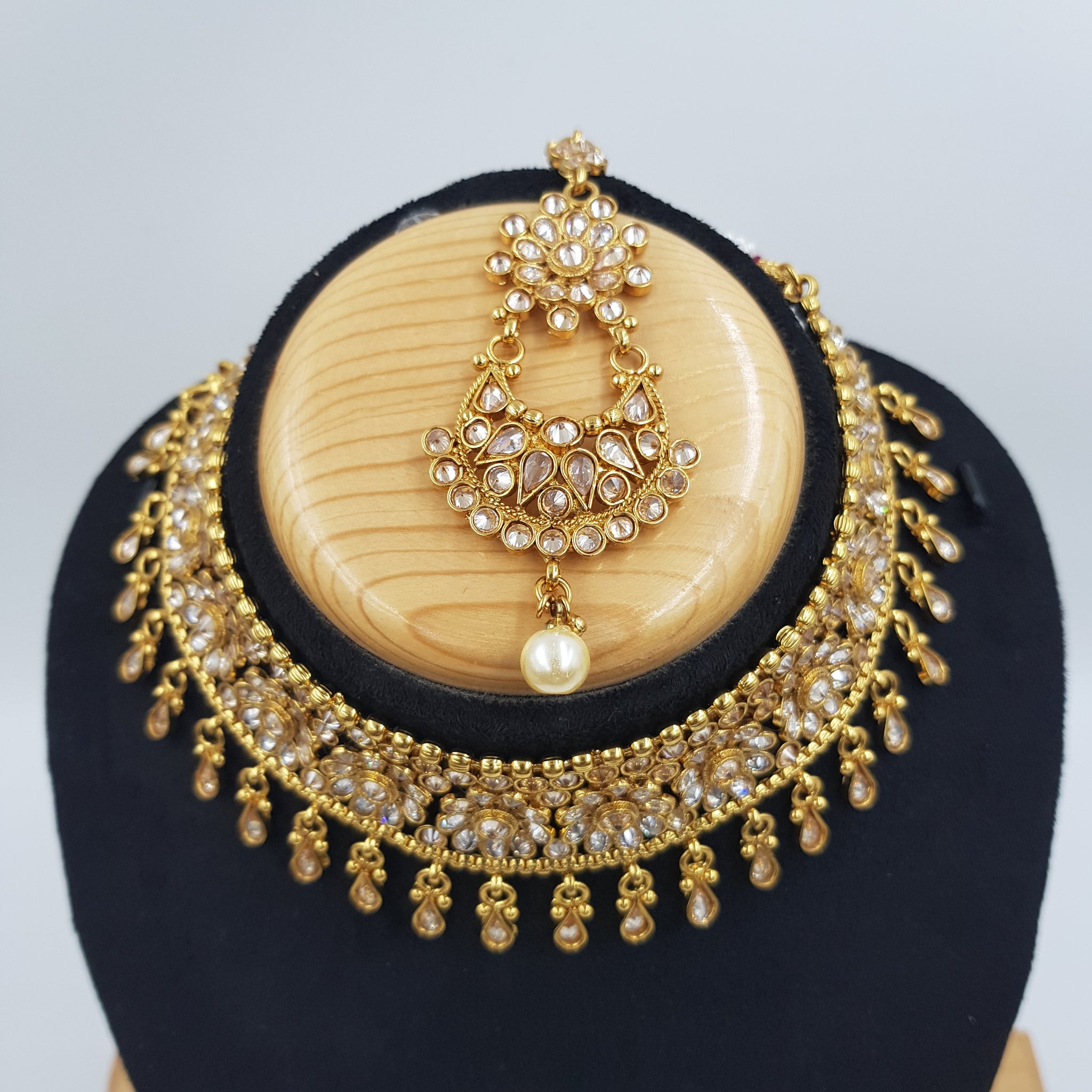 Gold Gold Look Necklace Set