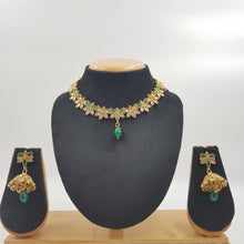 Green Gold Look Necklace Set