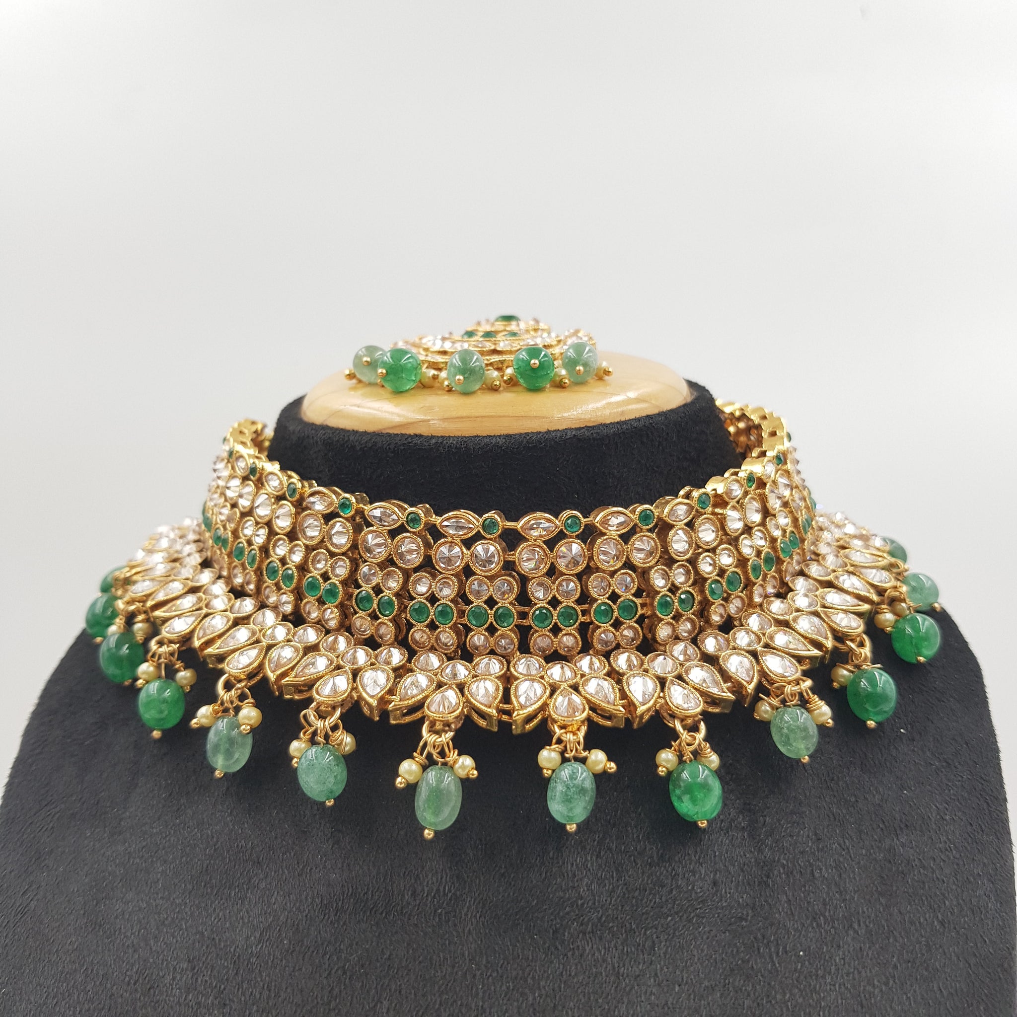 Green Gold Look Necklace Set