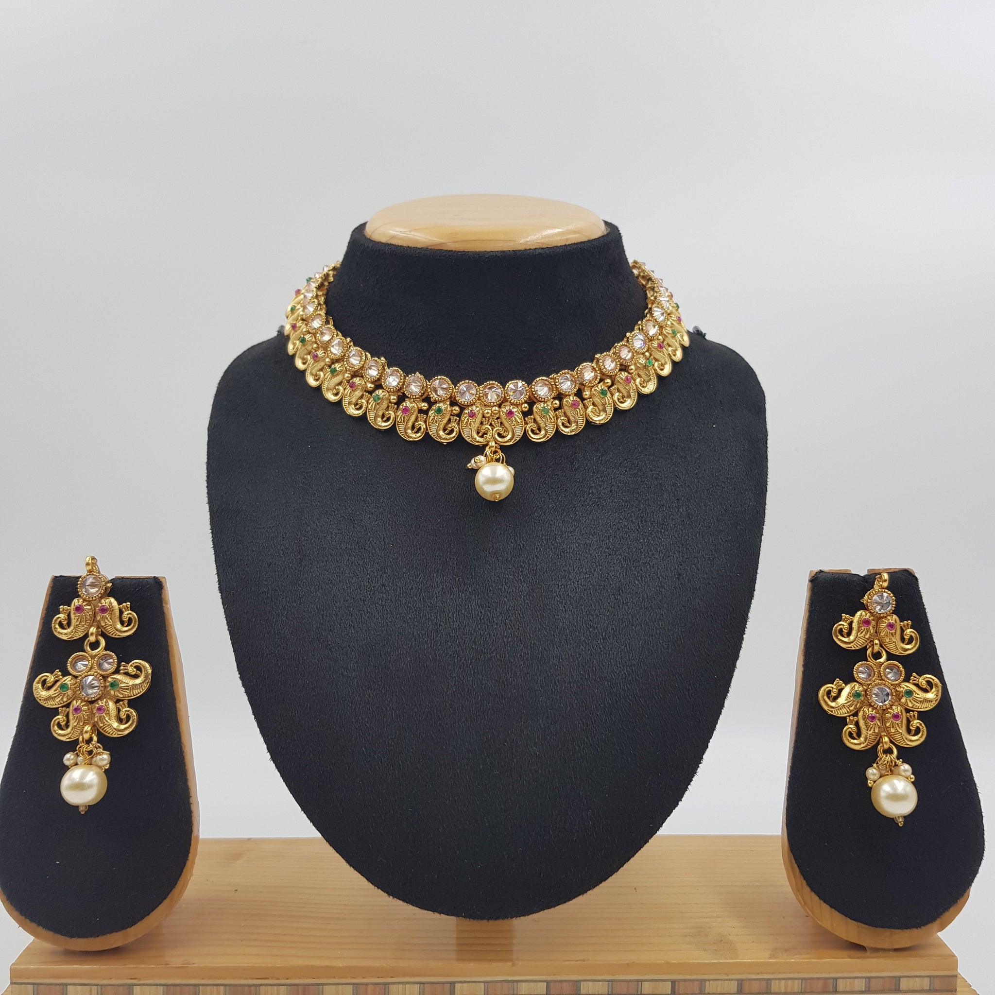 Ruby Green Gold Look Necklace Set