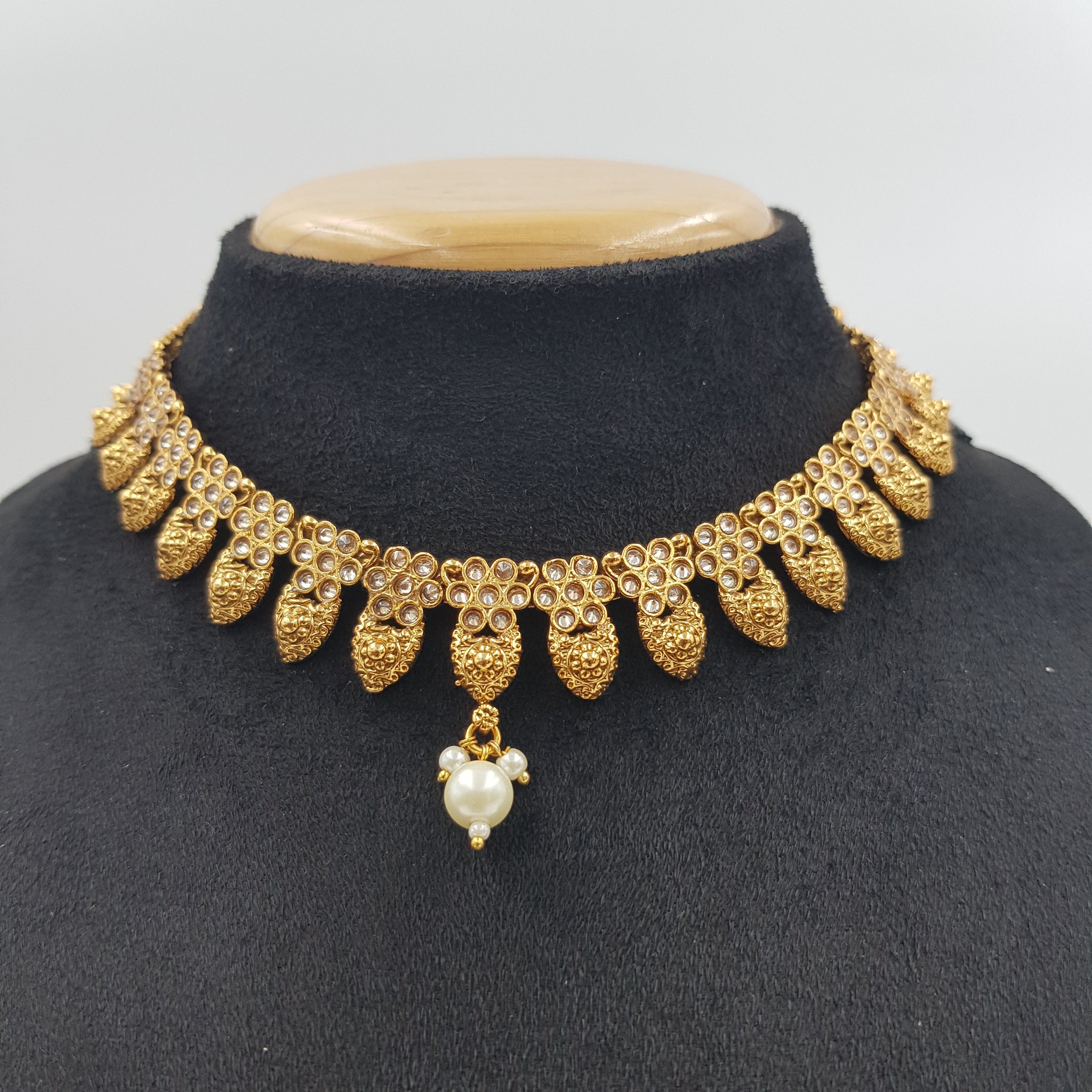 Champagne Gold Look Necklace Set