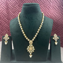 Round Neck Polki Necklace Set 10988-21