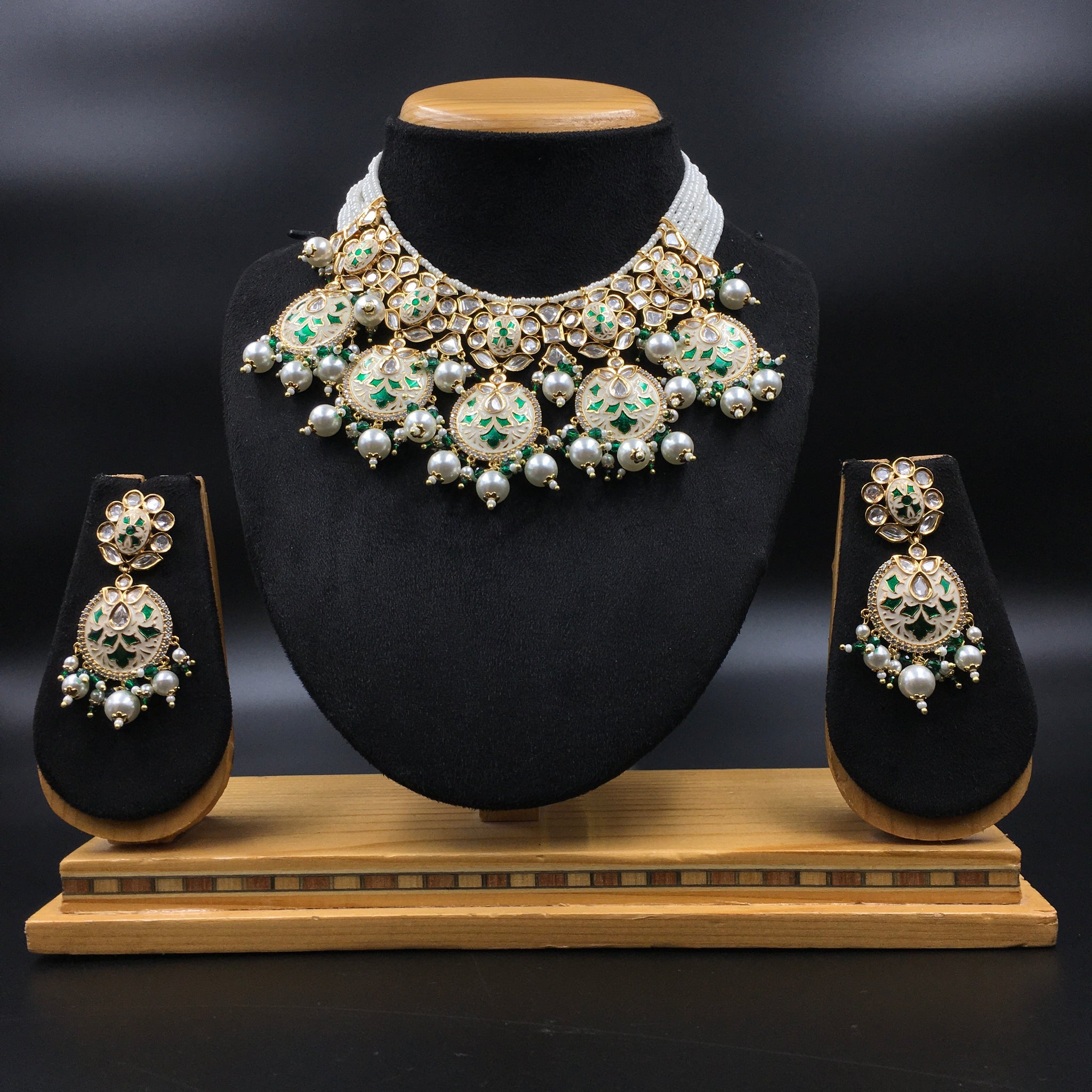 Round Neck Kundan Necklace Set 12176-28