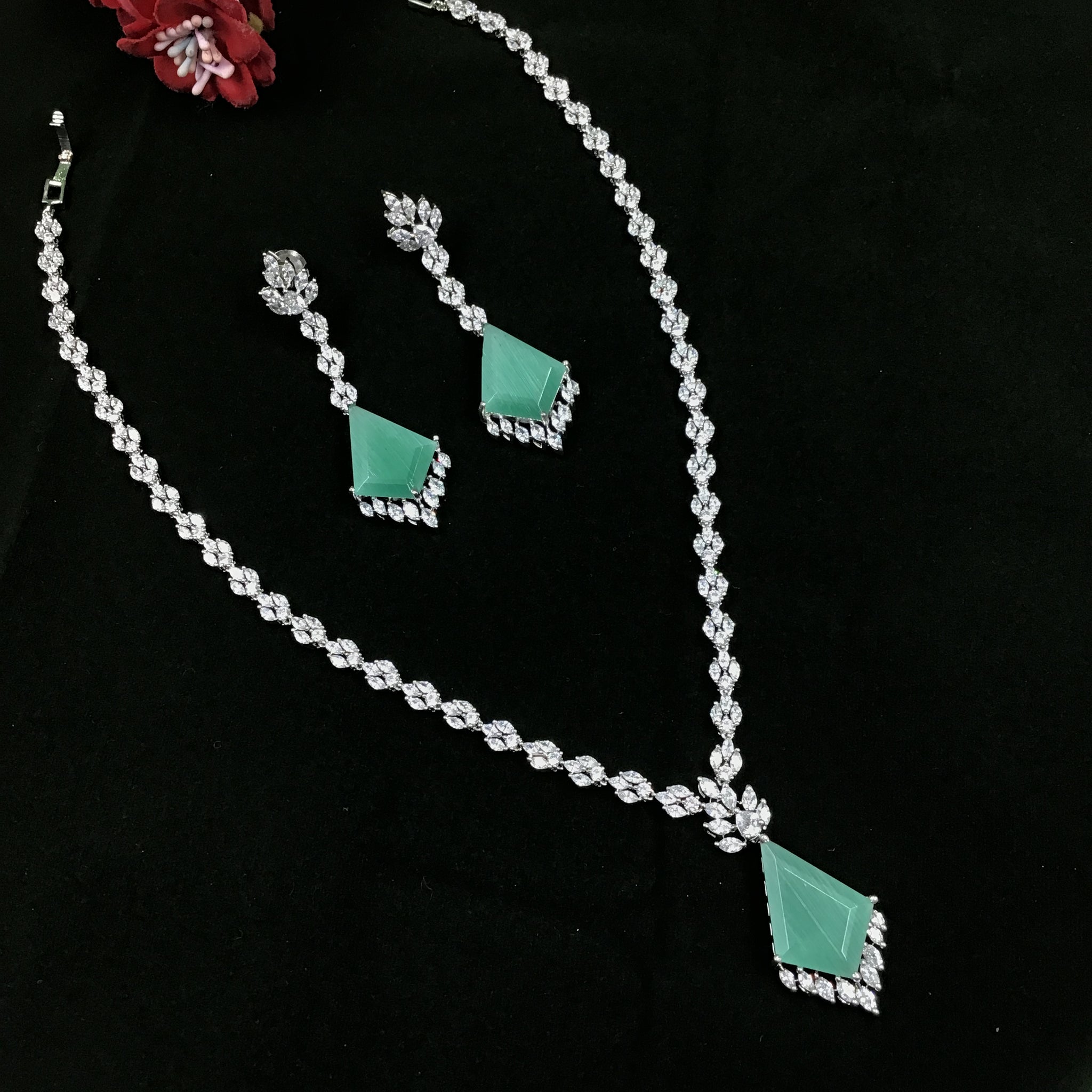 Round Neck Zircon/AD Necklace Set 16597-31