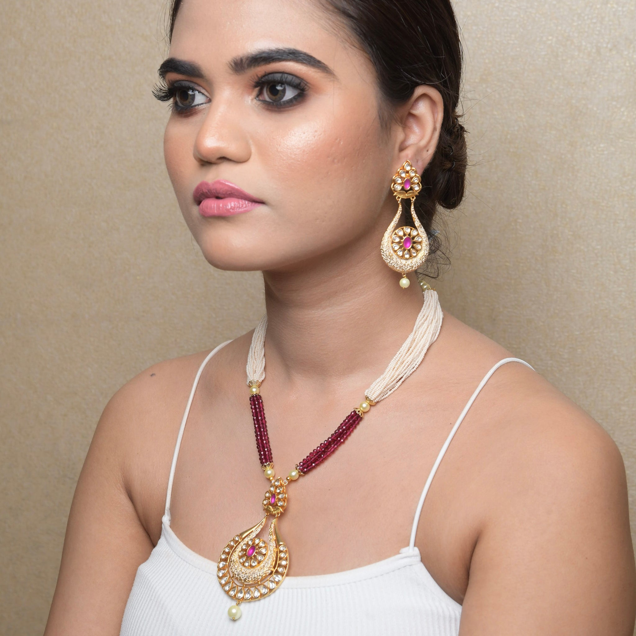 Medium Size Kundan Pendant Set 8997-100 - Dazzles Jewellery