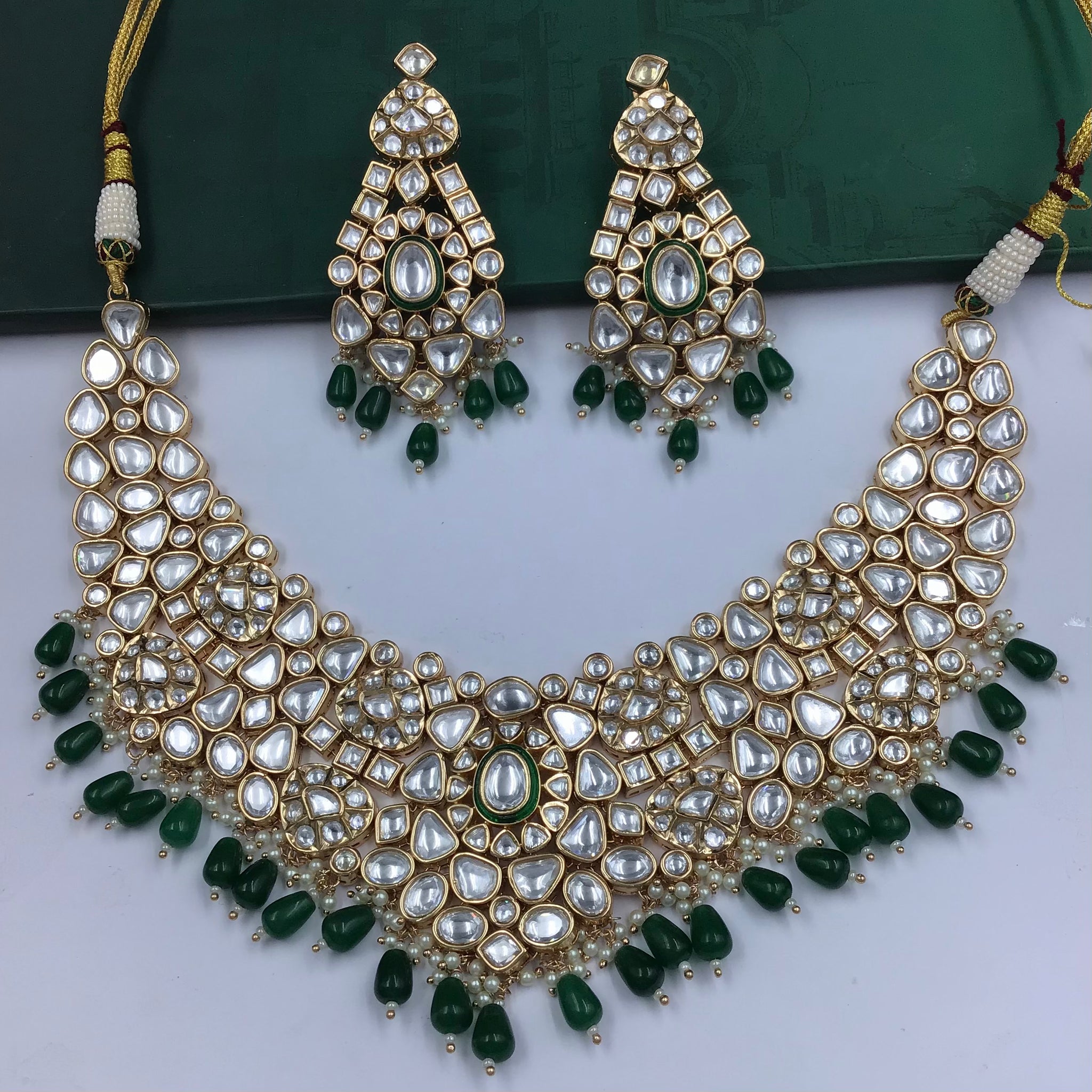 Round Neck Kundan Necklace Set 6364-28