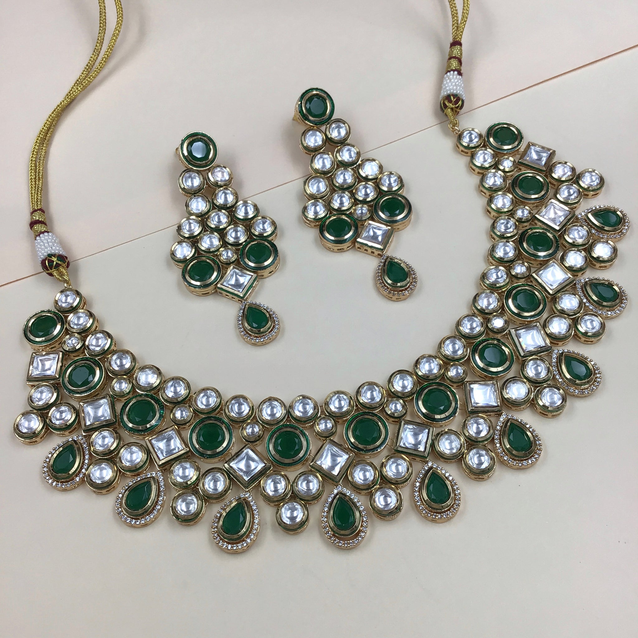 Round Neck Kundan Necklace Set 10619-68