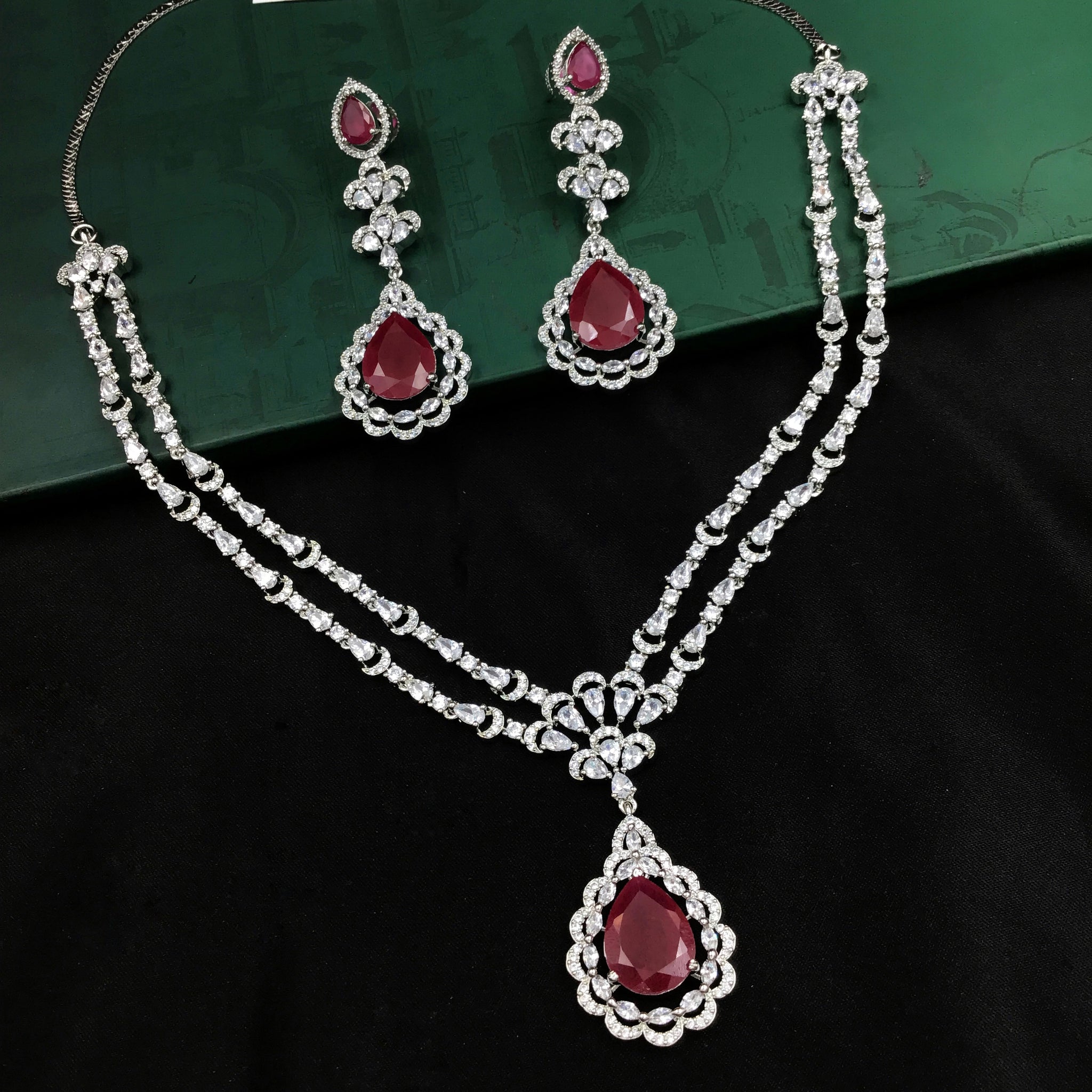 Round Neck Zircon/AD Necklace Set 10800-69