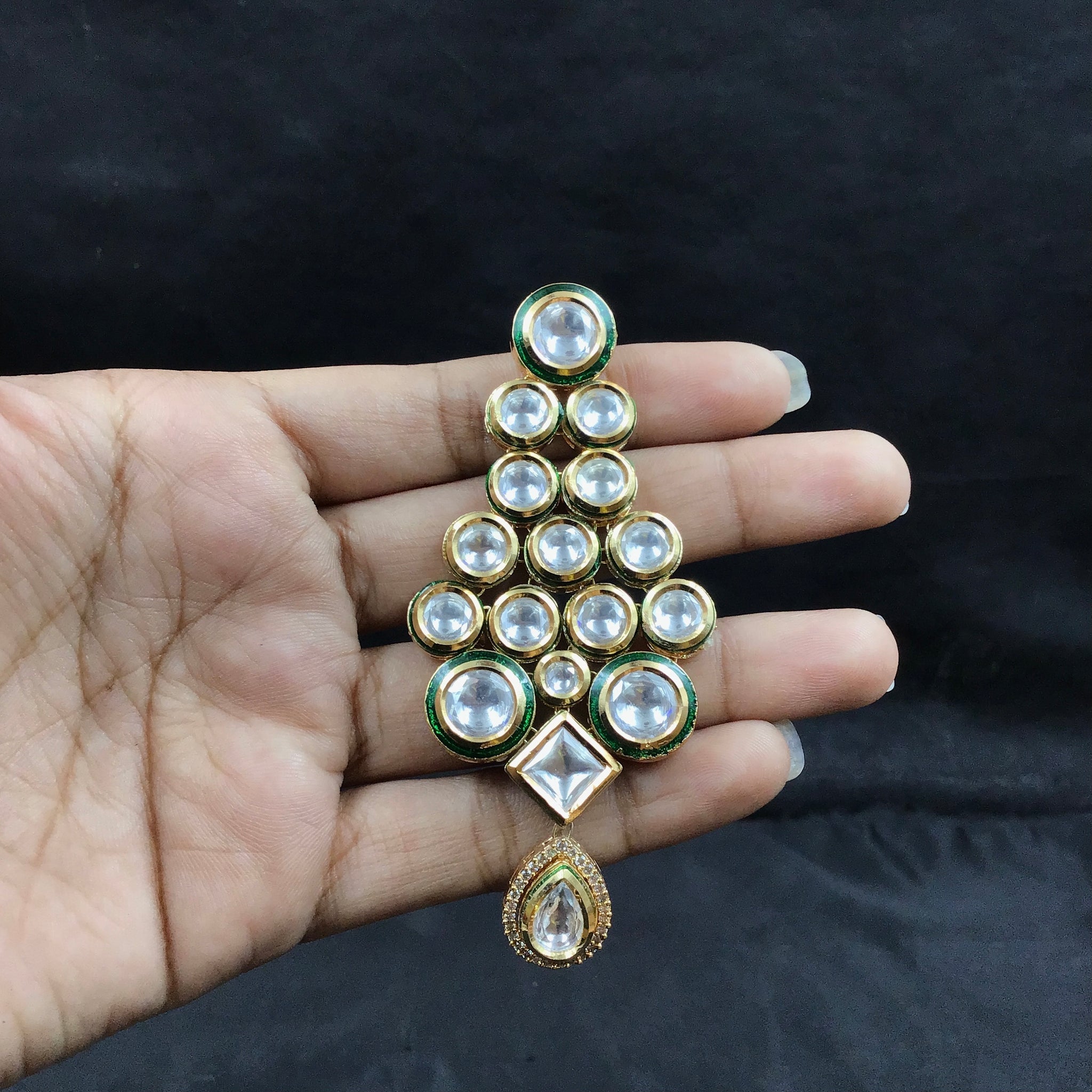 Round Neck Kundan Necklace Set 10620-68