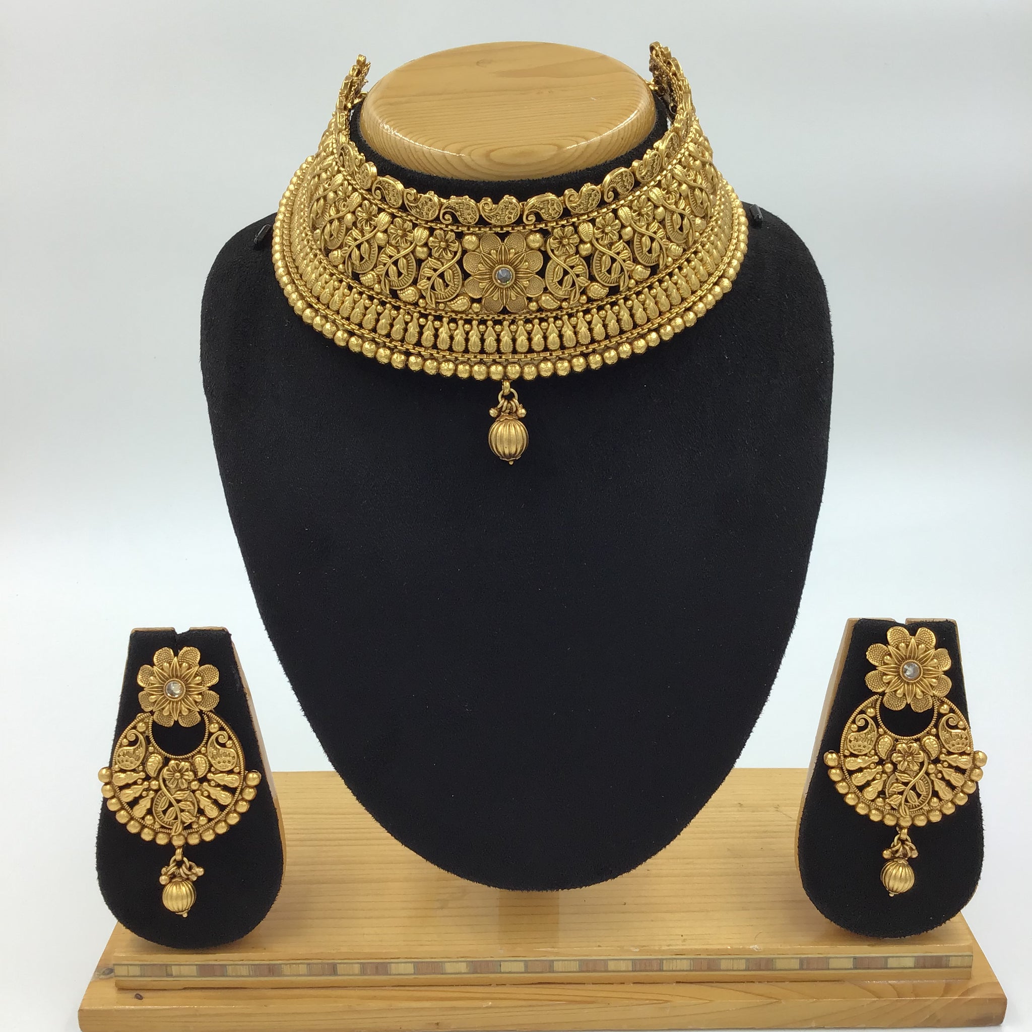 Antique Gold Plated Choker Necklace Set 10002-28