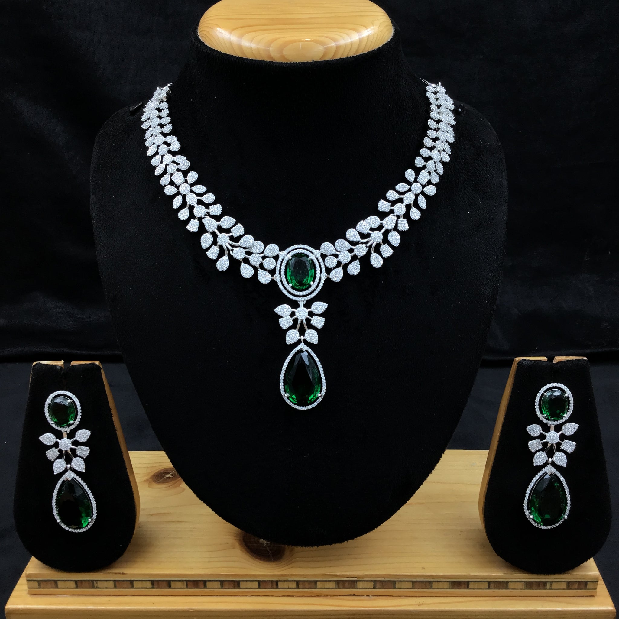 Round Neck Zircon/AD Necklace Set 10809-69