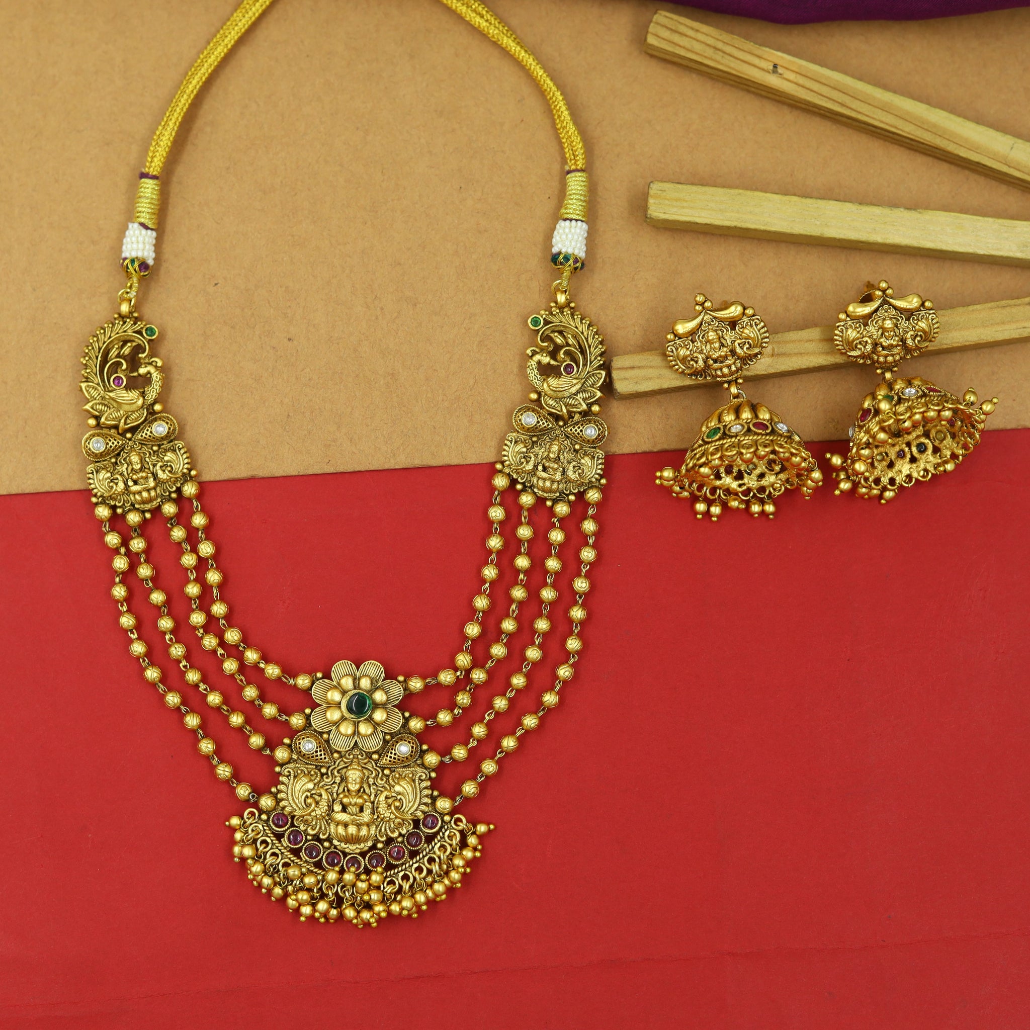 Round Neck Antique Gold Plated Temple Necklace Set 16616-06