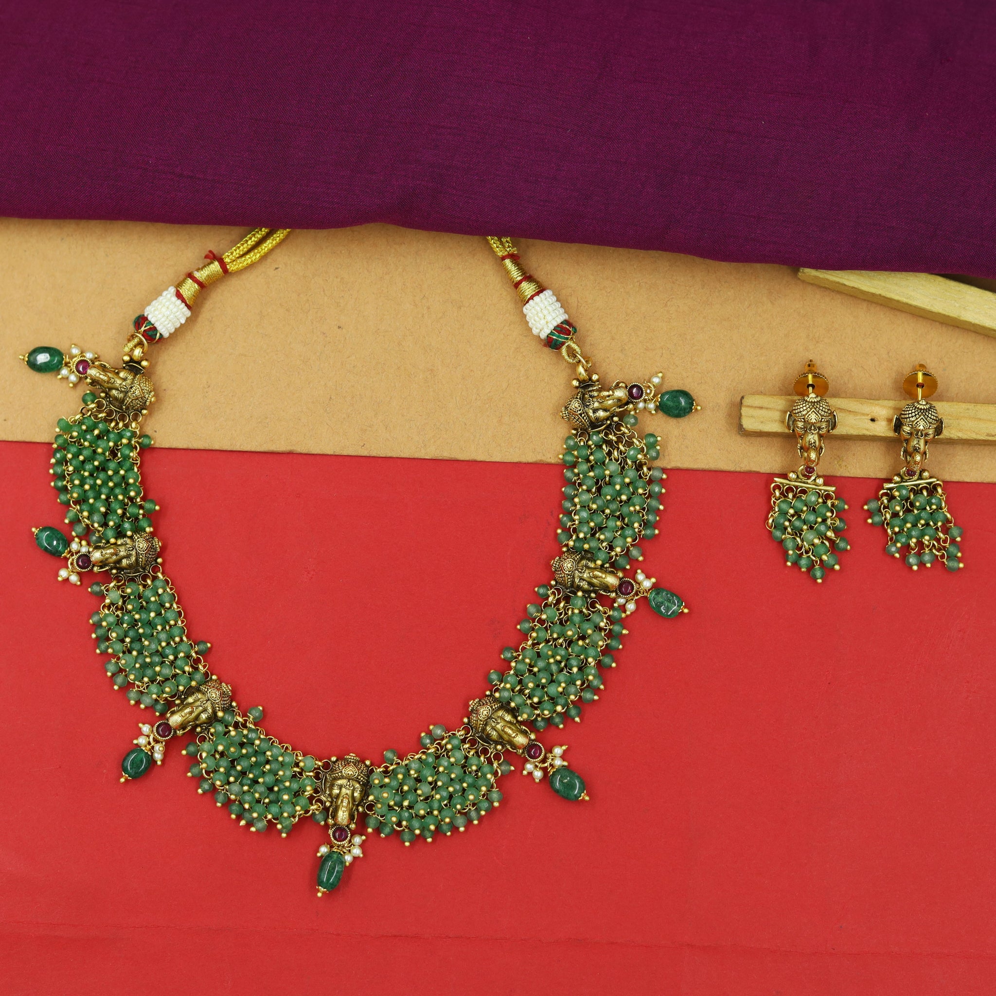 Round Neck Temple Necklace Set 16696-28