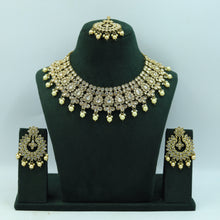 Round Neck Antique Necklace Set 3680-28