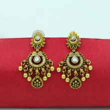 Light Kundan Earring 16775-28