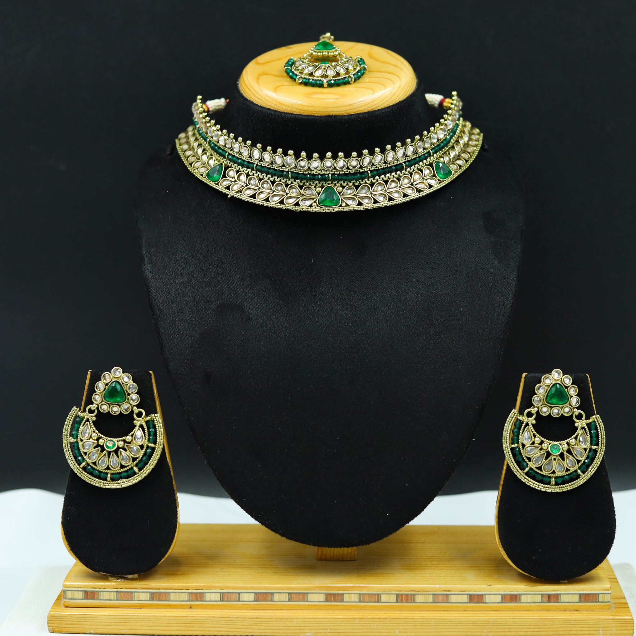 Green Antique Necklace Set 12692-9232