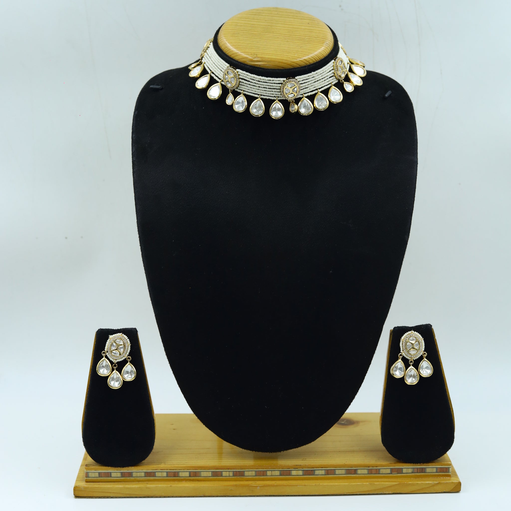 Choker Kundan Necklace Set 13599-68