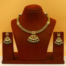 Round Neck Antique Necklace Set 19250-28
