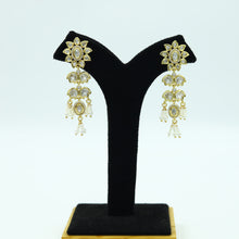 Round Neck Kundan Necklace Set 12197-28