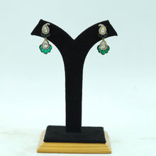 Light Kundan Earring 16742-28
